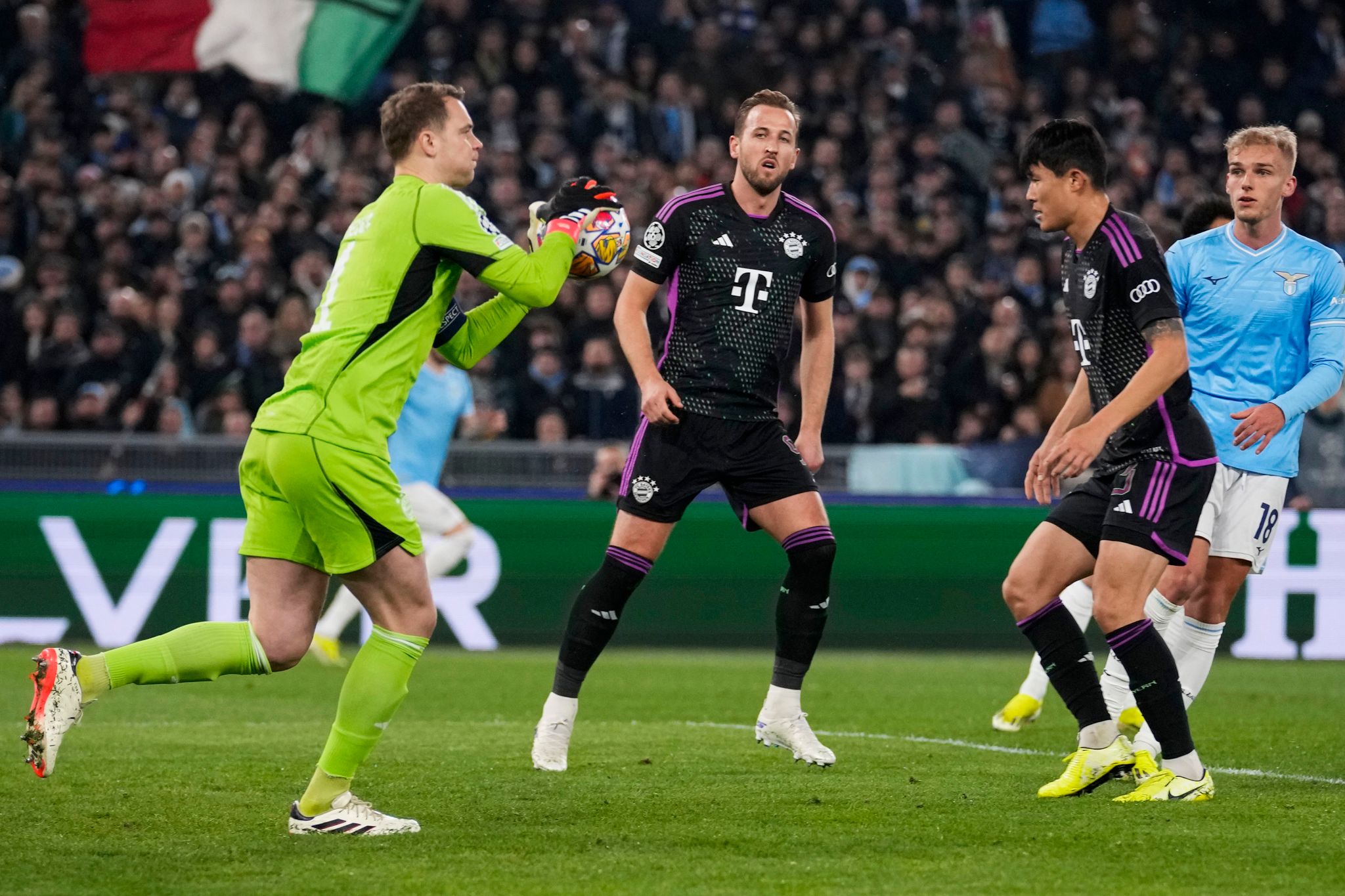 Neuer beschwört Bayern-Teamgeist nach 0:1 in Rom