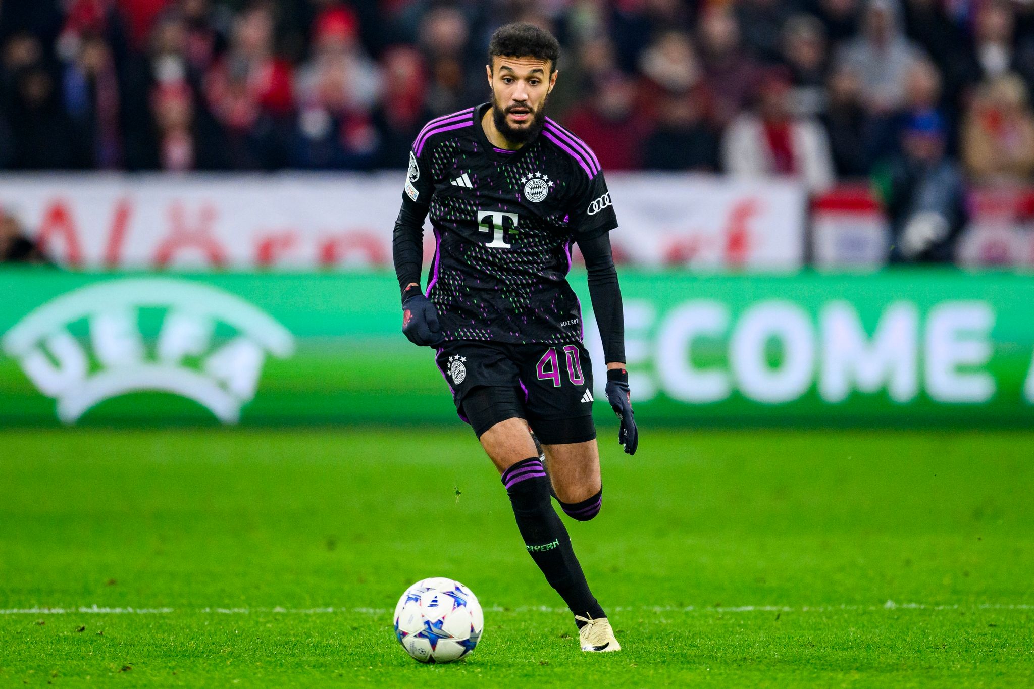 Mazraoui fehlt FC Bayern vorerst mit Muskelfaserriss