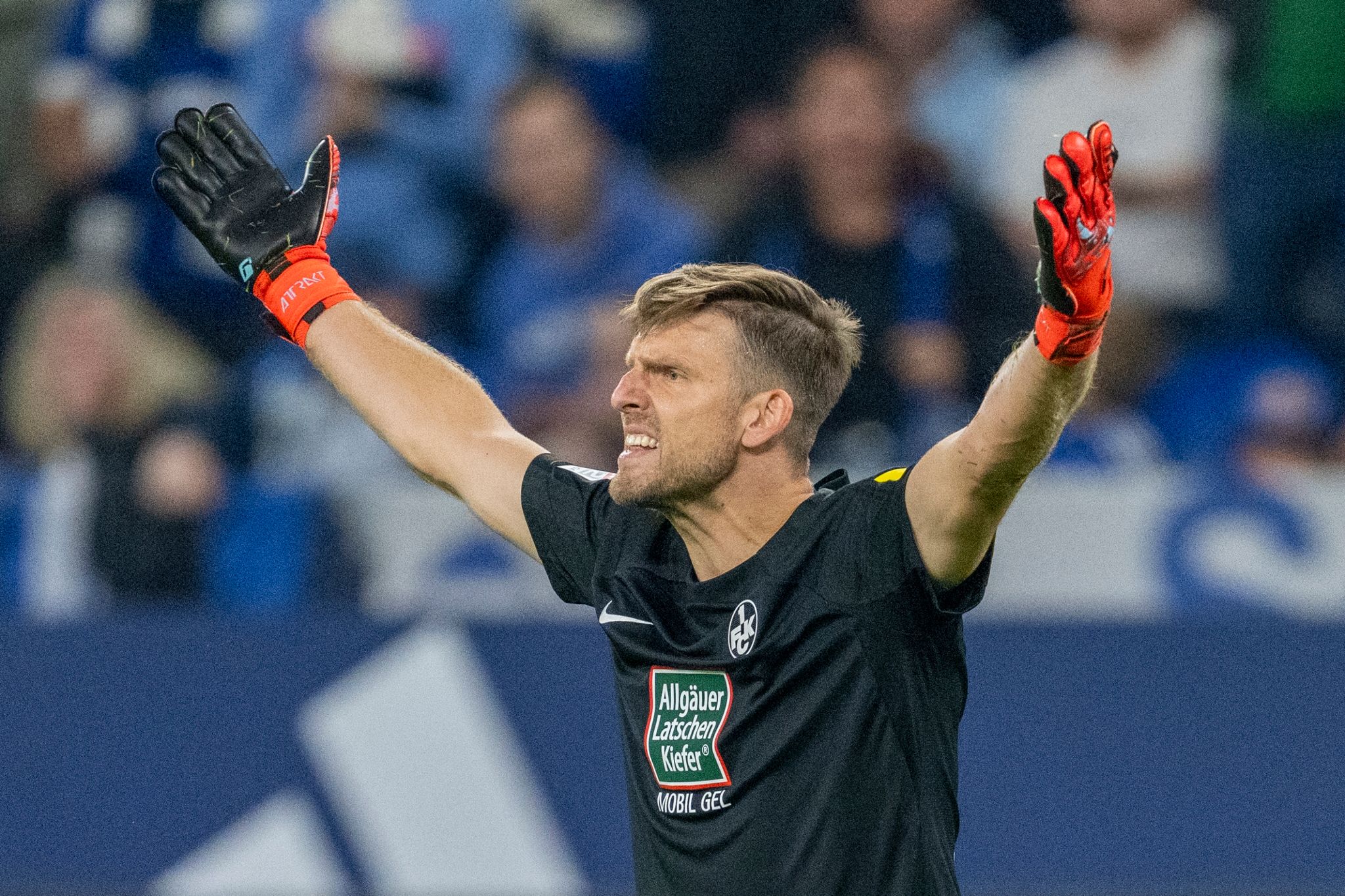 Nach acht Jahren: Luthe feiert Comeback im VfL-Tor