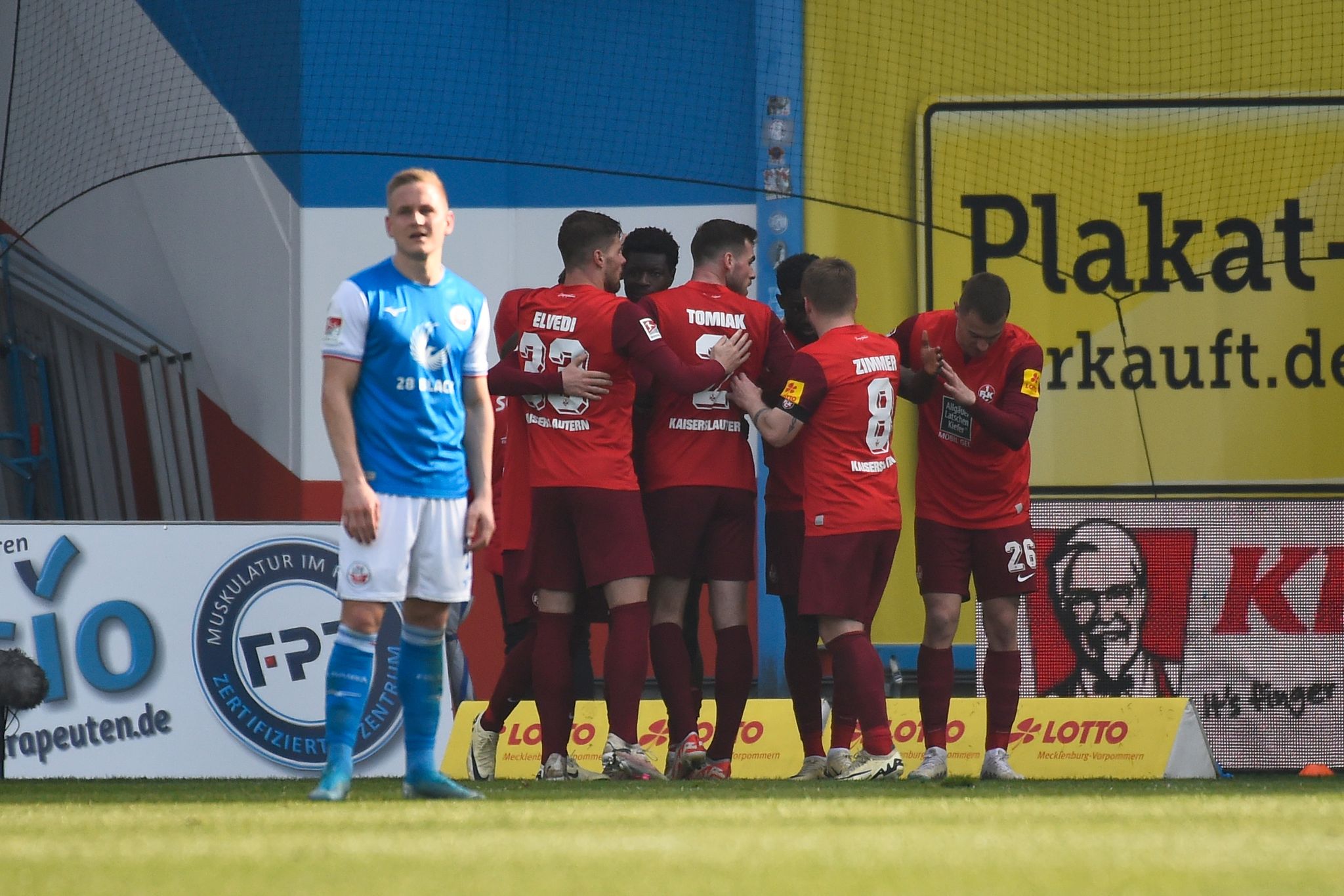 Überragender Ache sichert Kaiserslauterns Sieg in Rostock