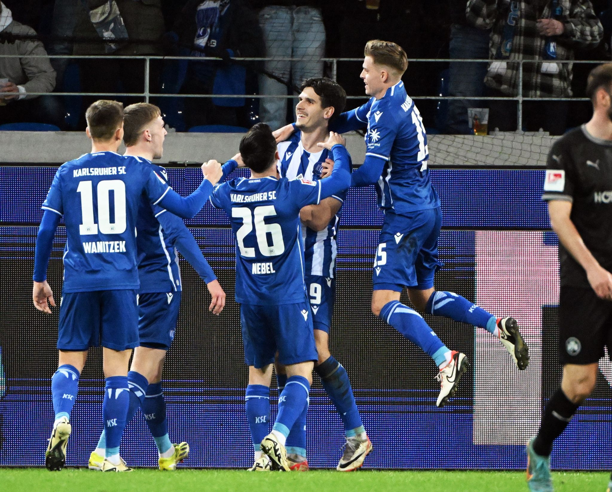 Dämpfer im Aufstiegskampf: Fürth verliert in Karlsruhe 0:4