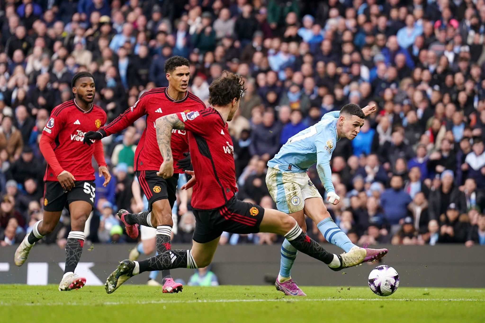 Nach Haaland-Fehlschuss: Manchester City siegt im Derby