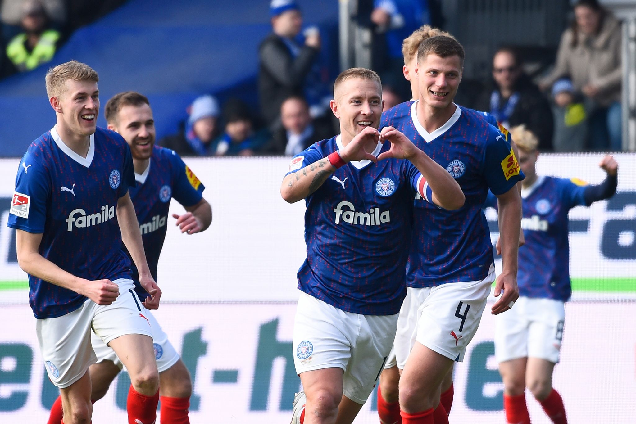 Kiel baut Vorsprung aus – Wildes Schalke-Spiel