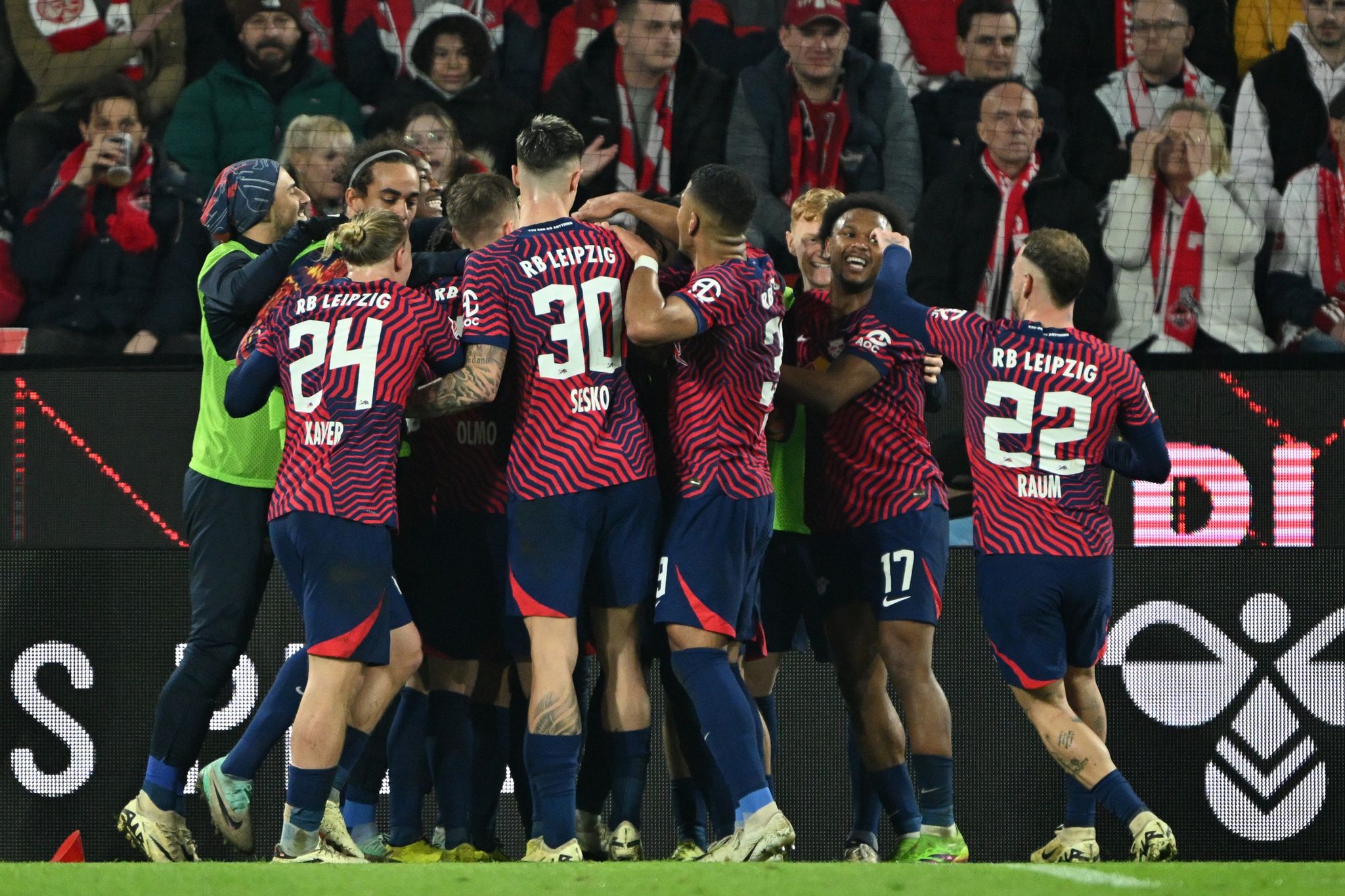 5:1 in Köln: Leipzig legt im Duell mit Dortmund vor
