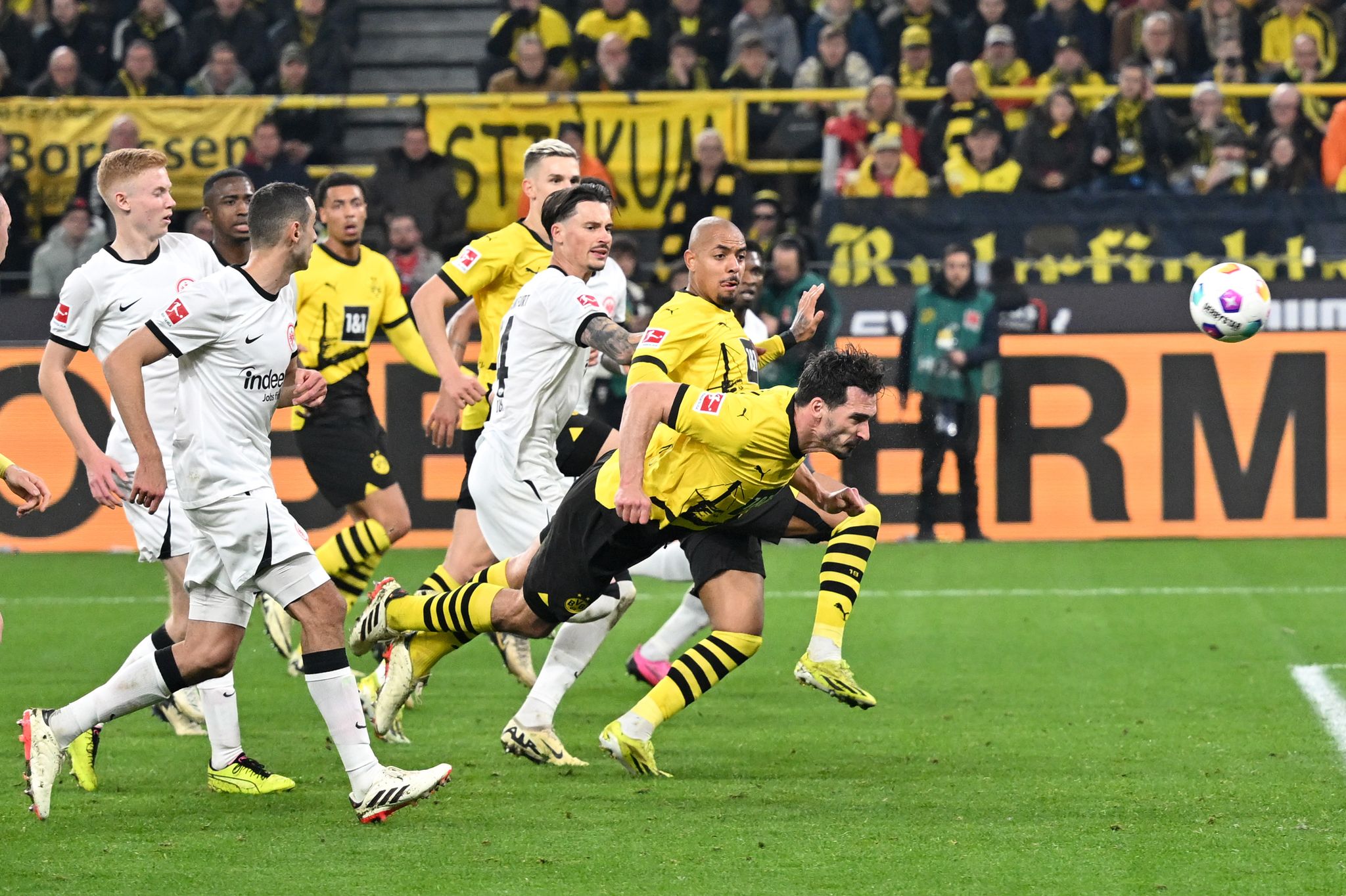 Kopfball ins BVB-Glück: Hummels meldet sich zurück