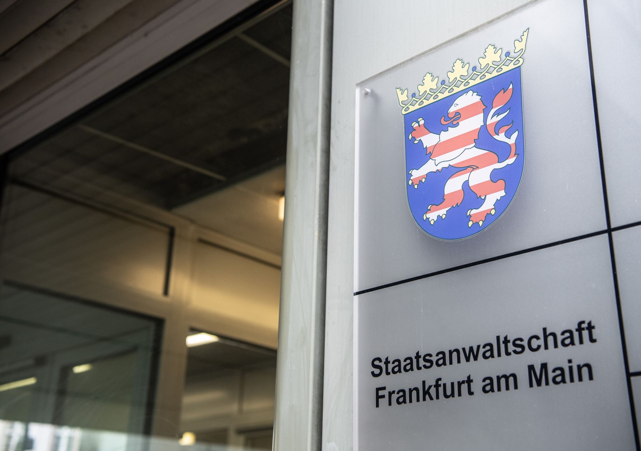 Hessenweite Razzia wegen Ausschreitungen bei Eintracht-Spiel