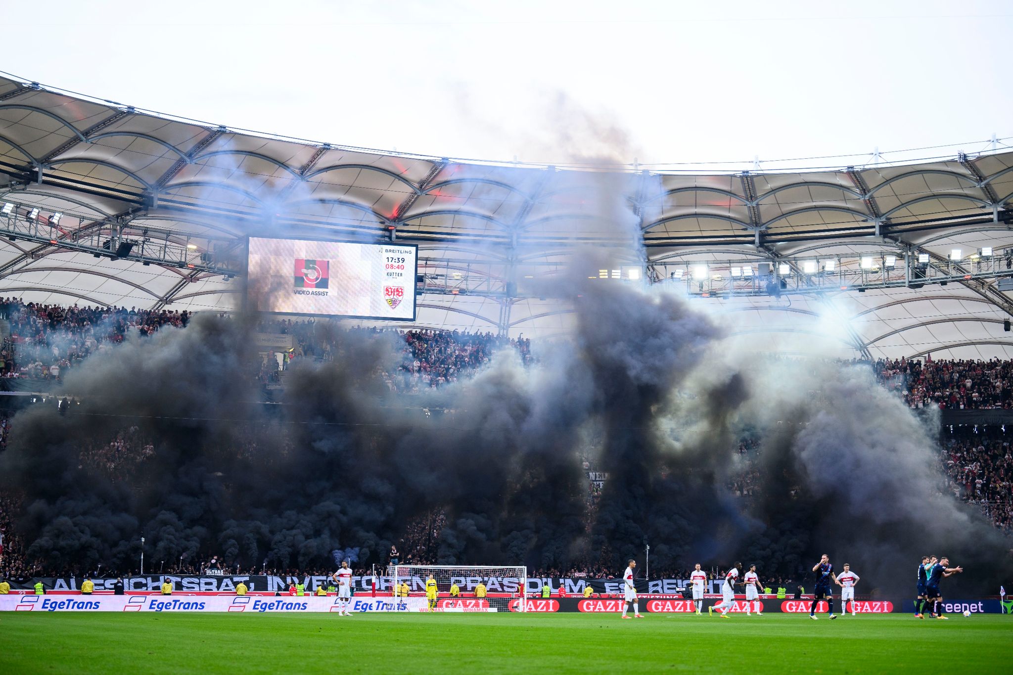 Schwarze Kurve: VfB-Fans protestieren gegen Vereinspolitik