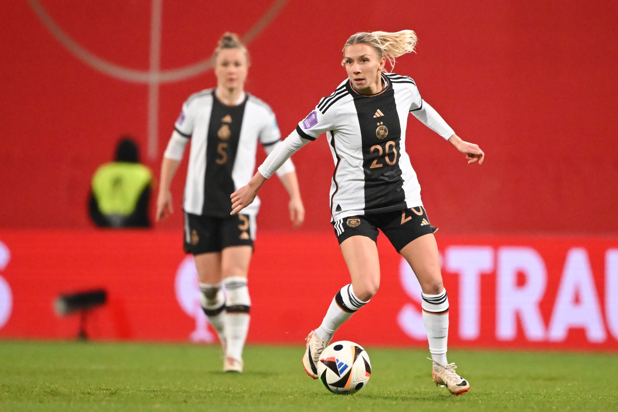 Senß ersetzt verletzte Däbritz bei DFB-Frauen