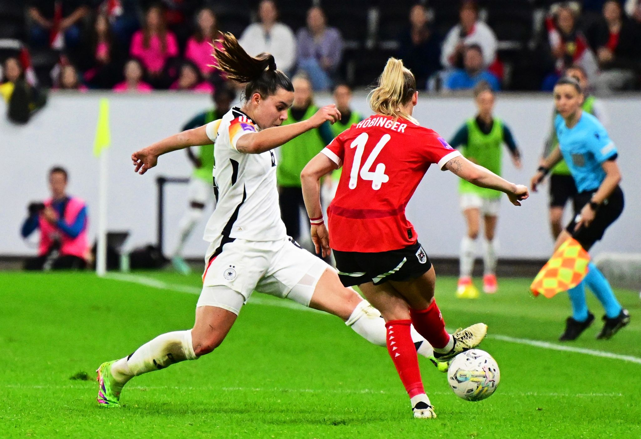 3:2 in Linz: DFB-Frauen schwächeln lange gegen Österreich