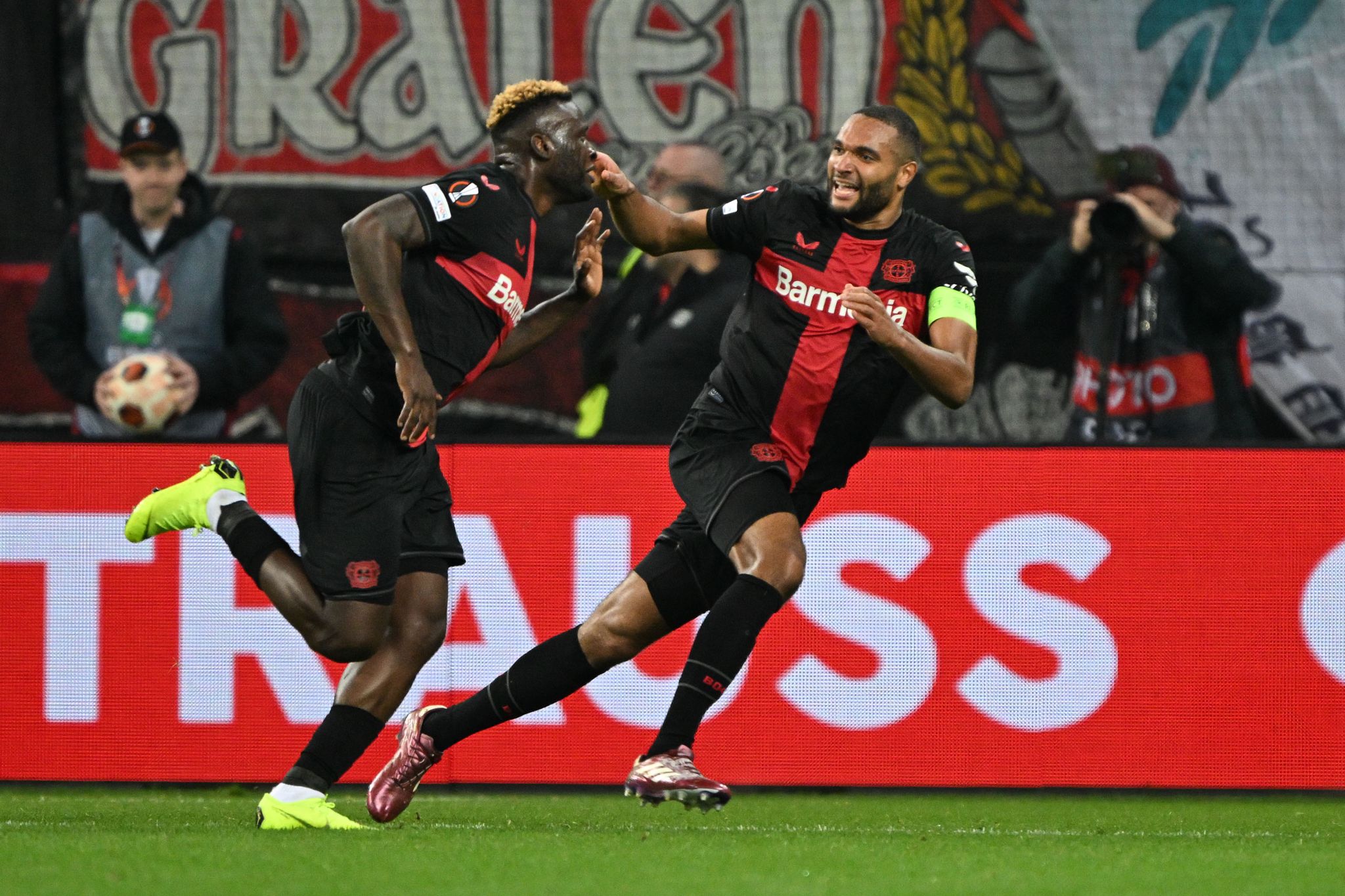 Leverkusen siegt gegen West Ham mit spätem Doppelpack