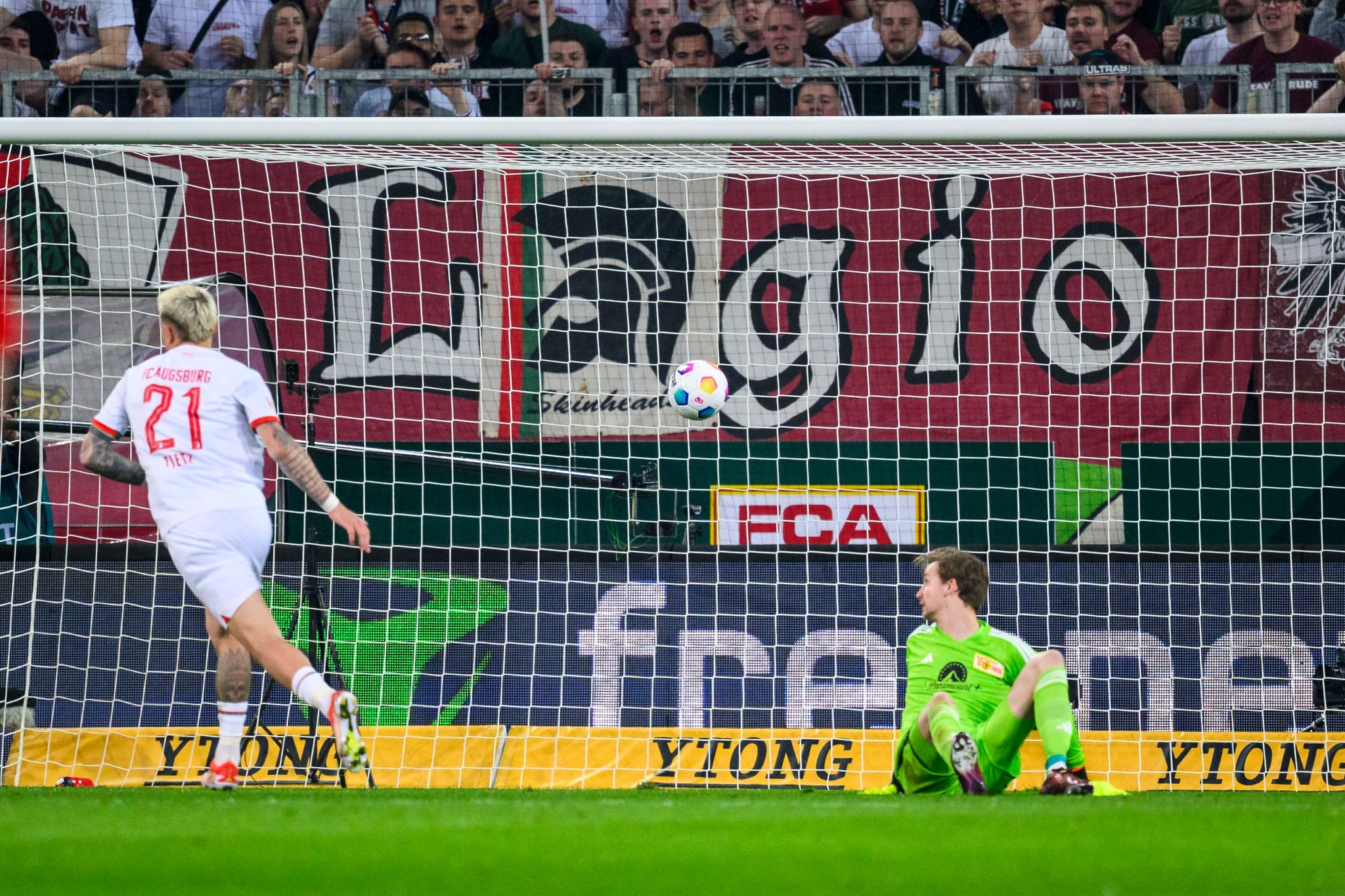 «Geiler Abend» trotz mauem Spiel: Augsburg schlägt Union
