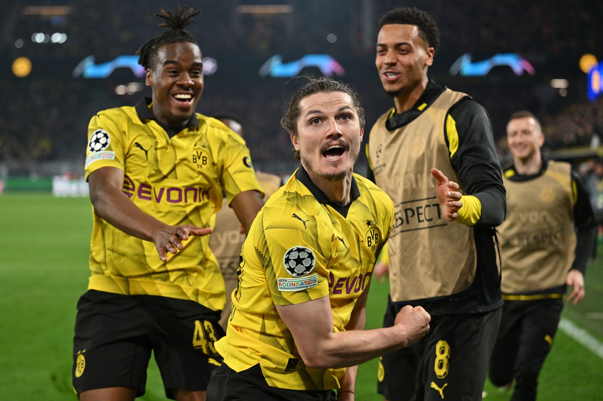 Großer Abend in Dortmund: BVB zieht ins Halbfinale ein
