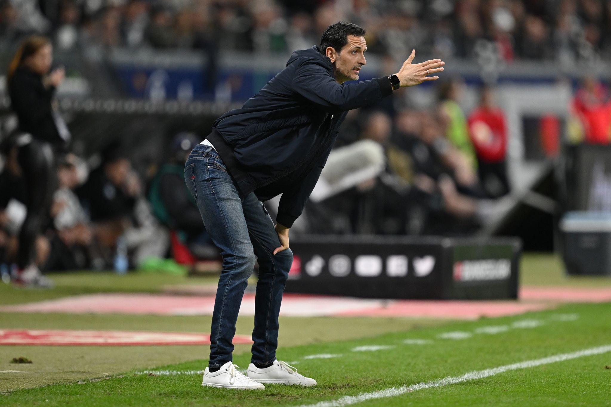 Eintracht spielt für gestorbenen Hölzenbein