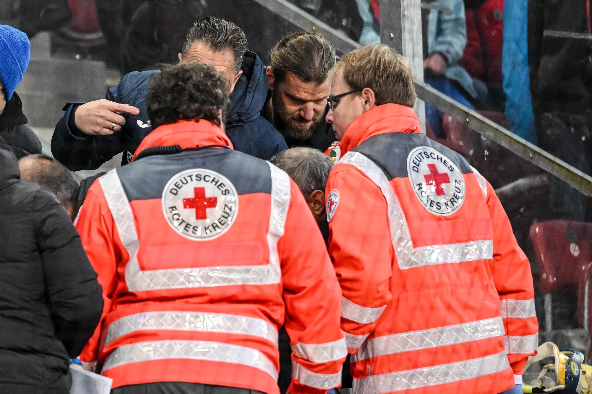Fast fünf Jahre Haft für Böllerwurf im Stadion gefordert