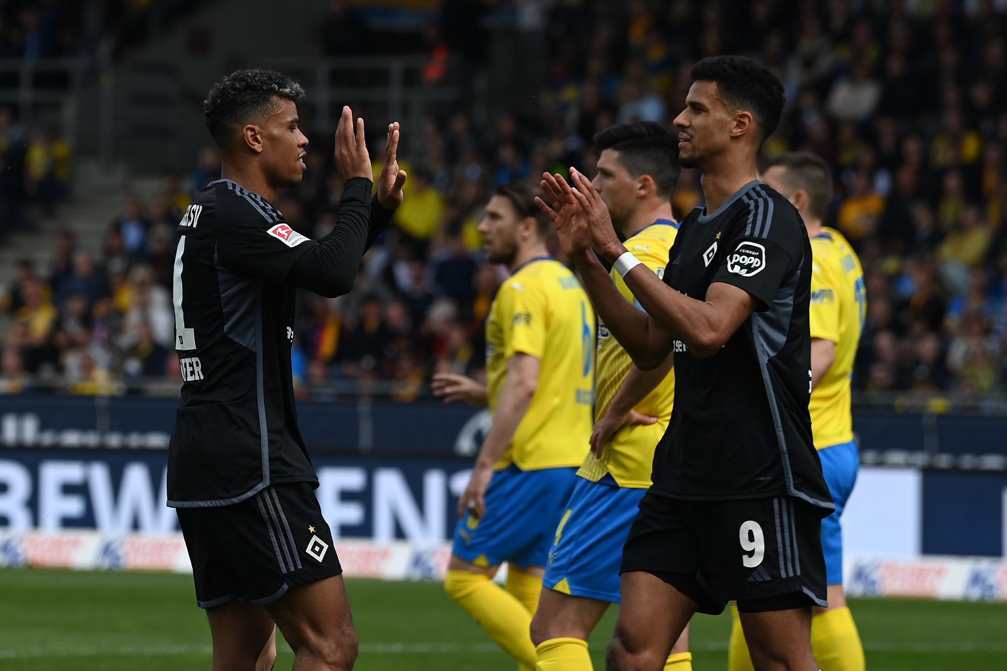 Glatzel nährt HSV-Hoffnung: 4:0 in Braunschweig