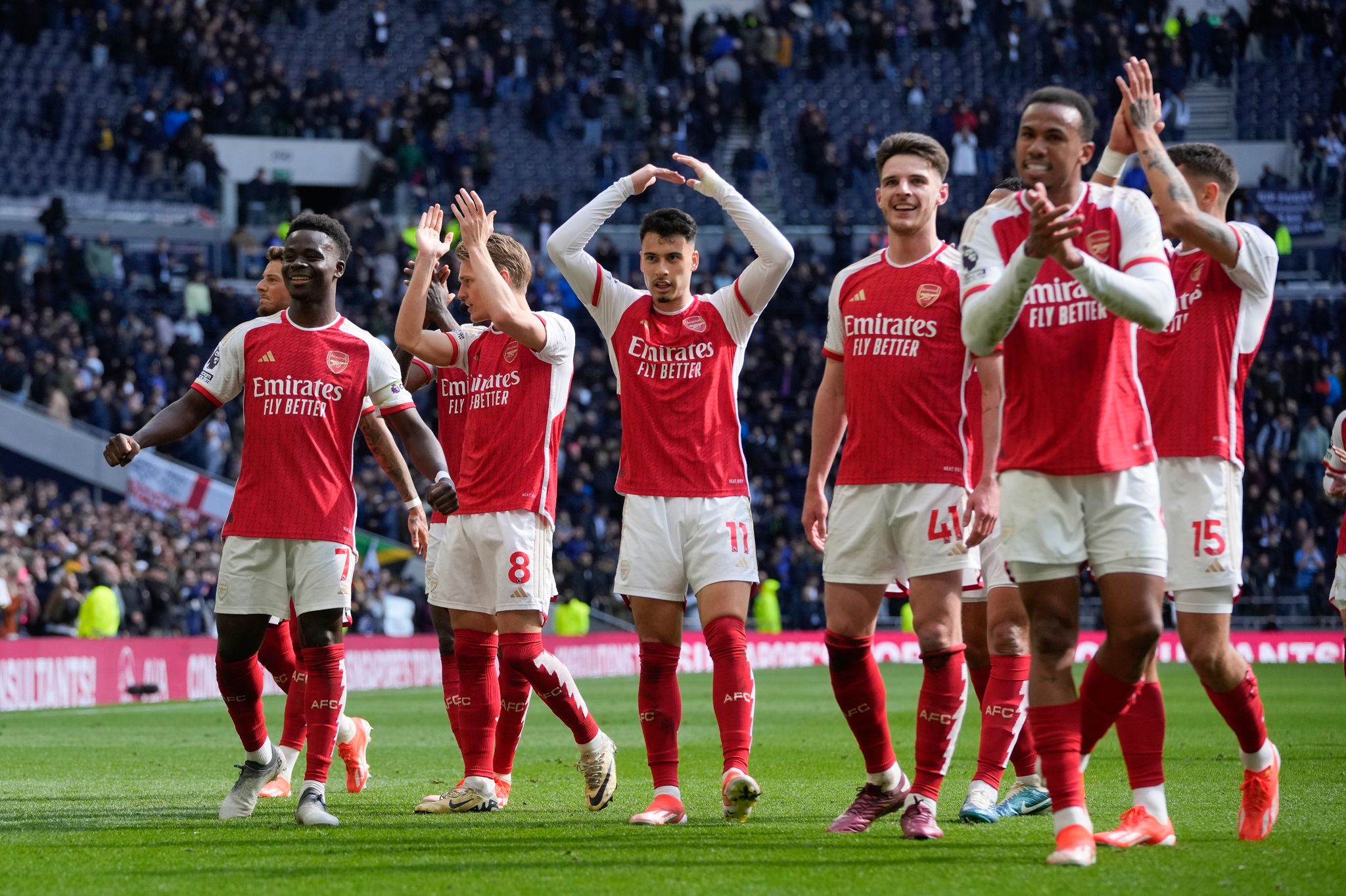 Arsenal und Manchester City im Gleichschritt