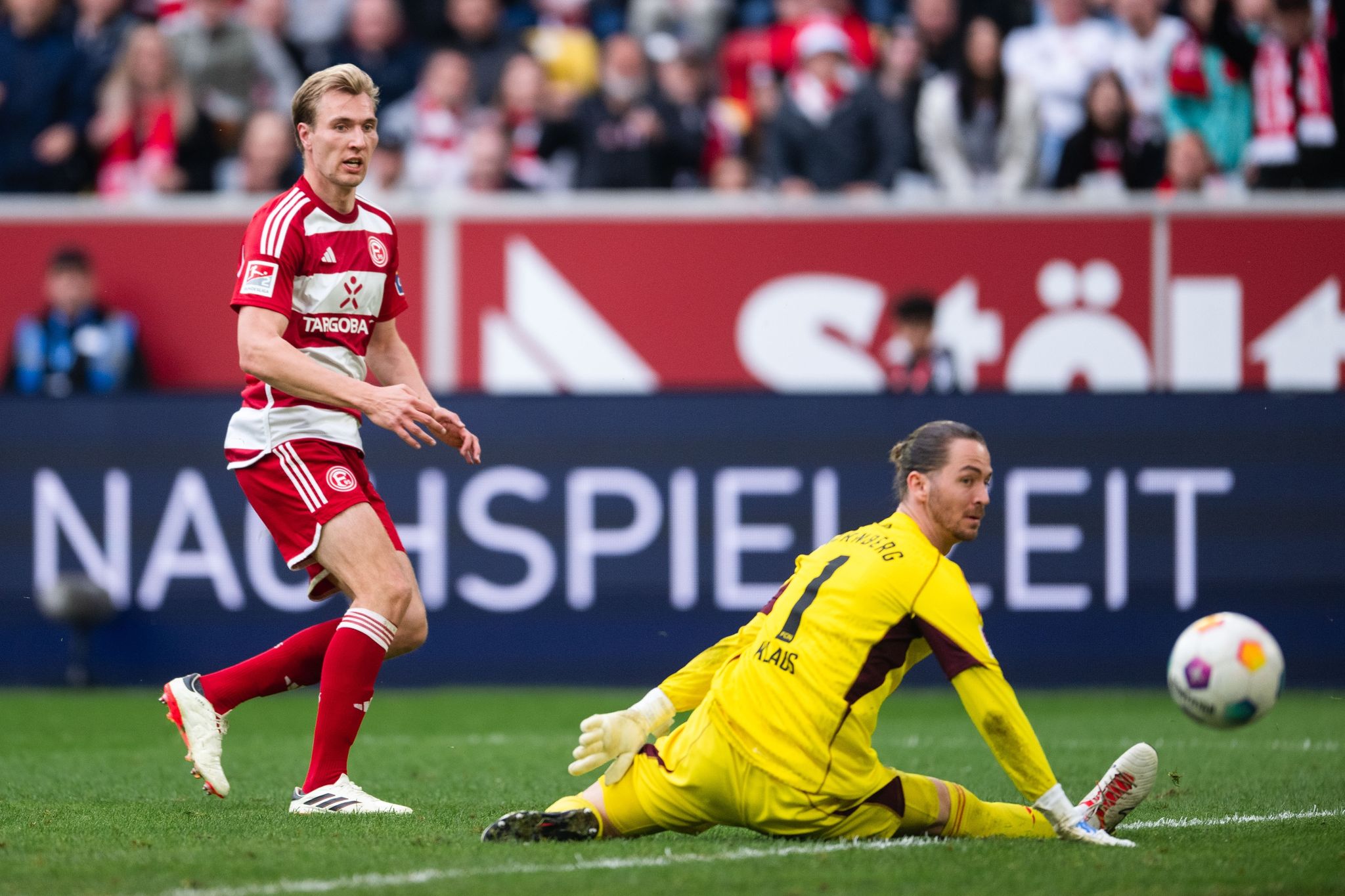 Fortuna Düsseldorf behauptet Vorsprung auf HSV