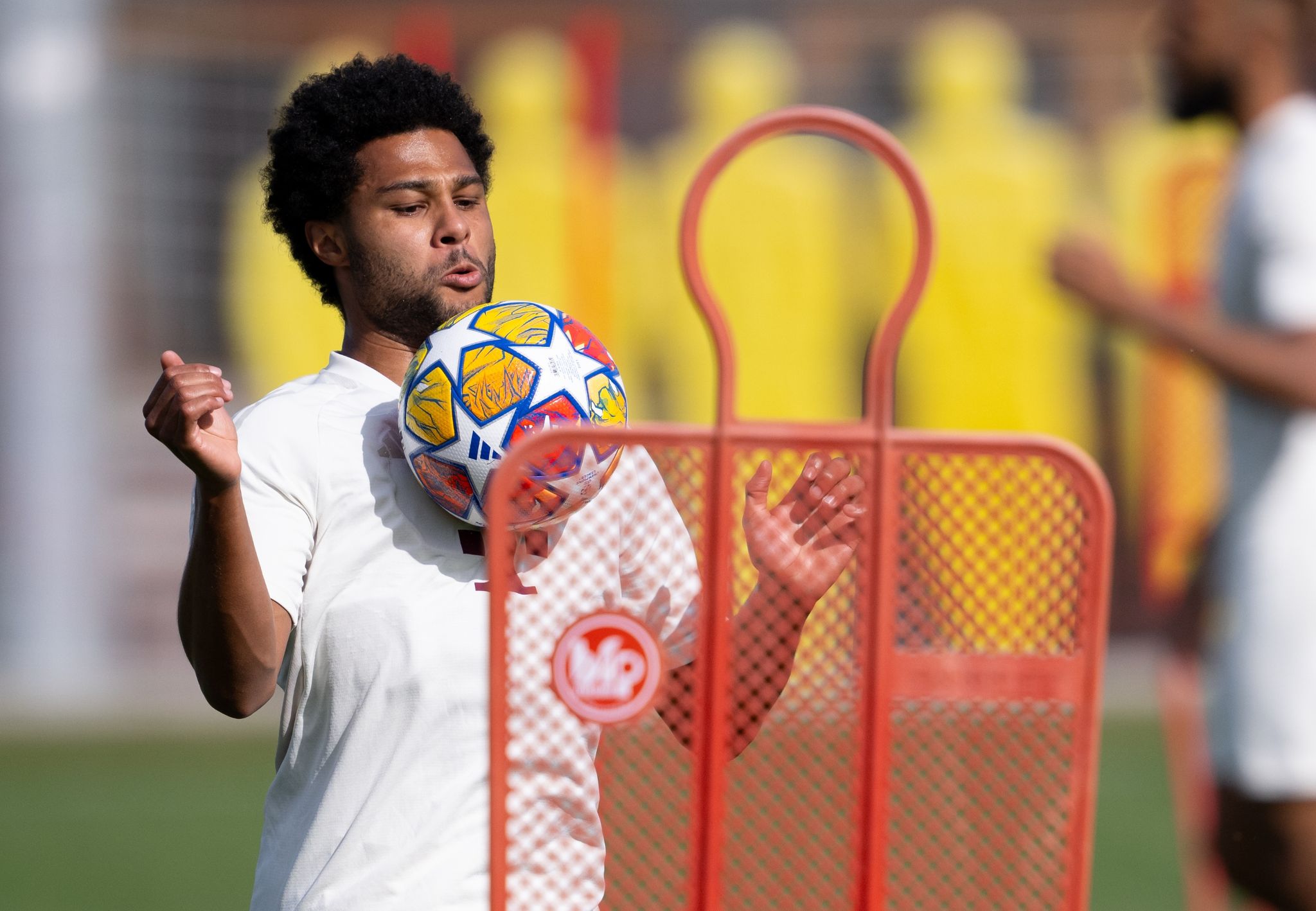 Tuchel wechselt sechsmal: Bayern starten mit Gnabry