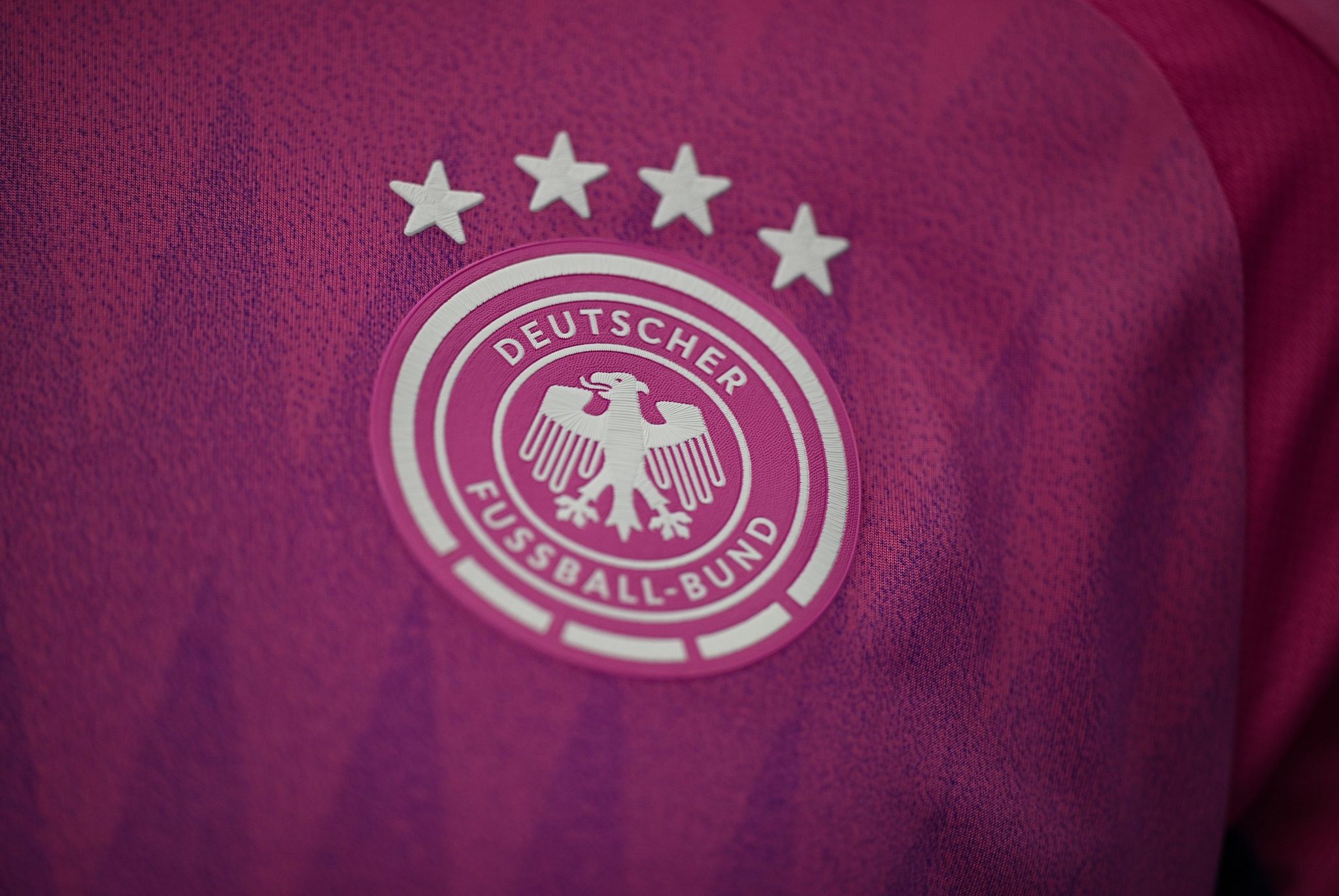 Glööckler: Pink-lila EM-Trikot ist «durchaus mutig»