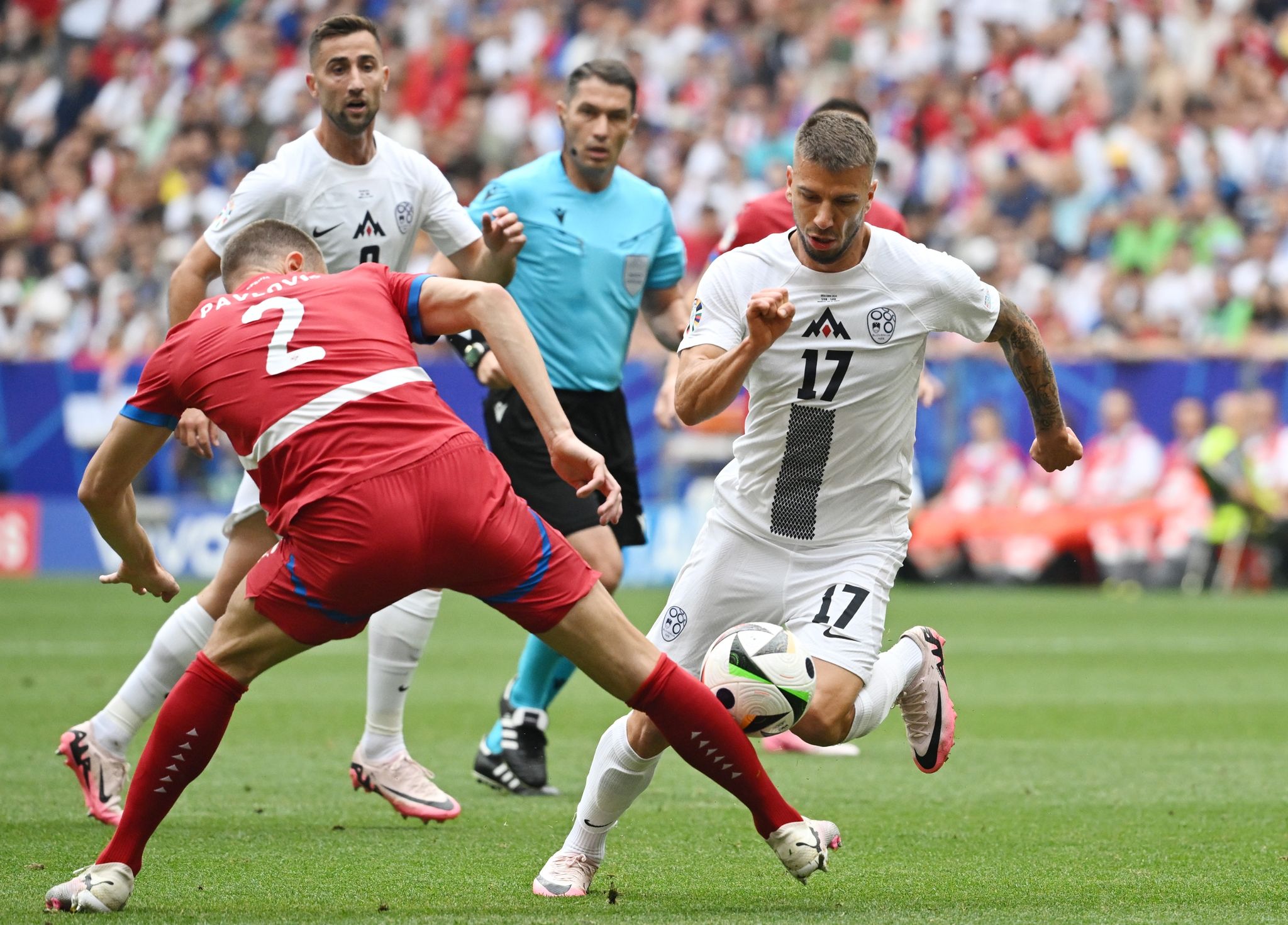 Jovic rettet Serbiens Hoffnungen – Auch Sesko hofft weiter