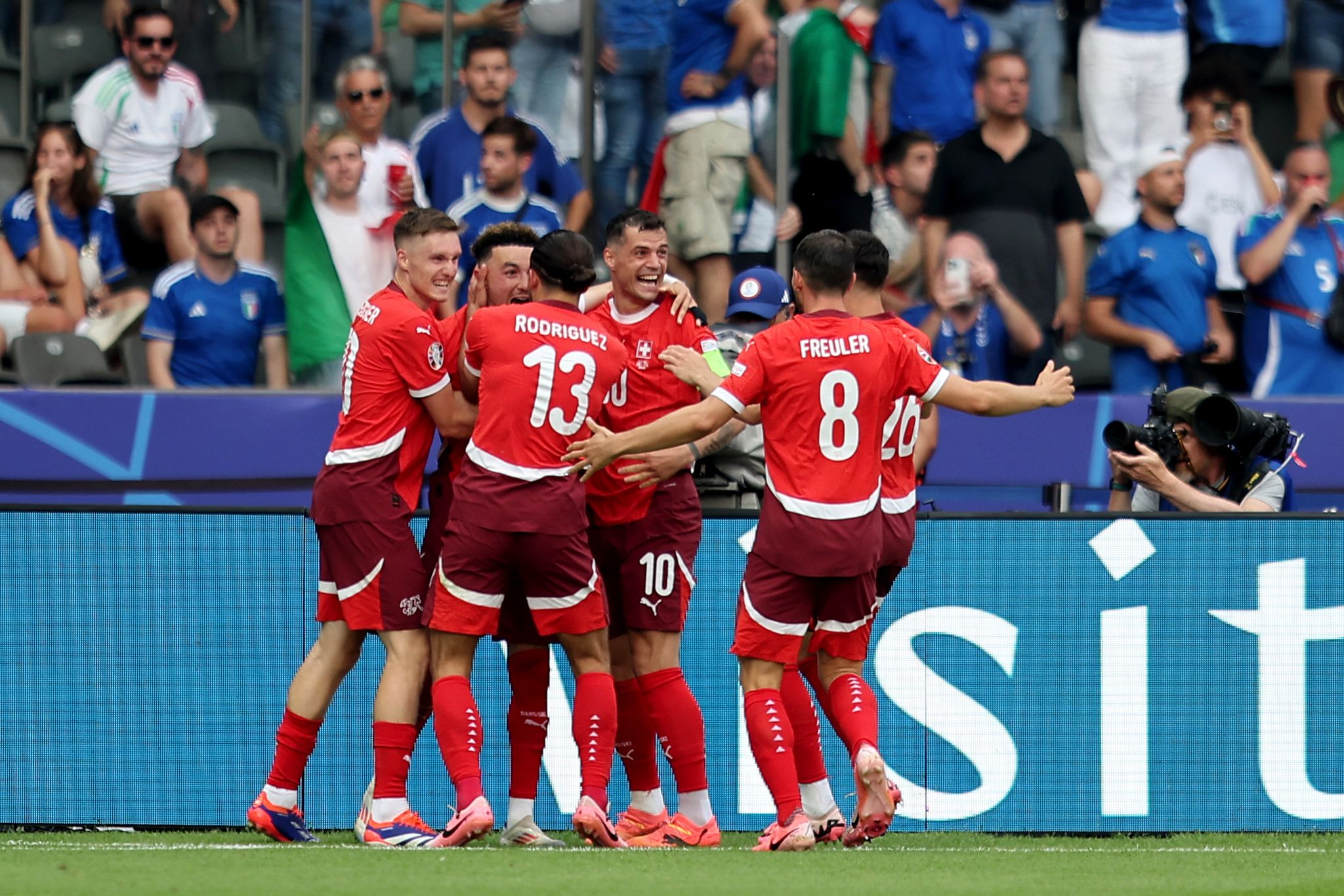 Debakel für Titelverteidiger Italien: Aus gegen die Schweiz