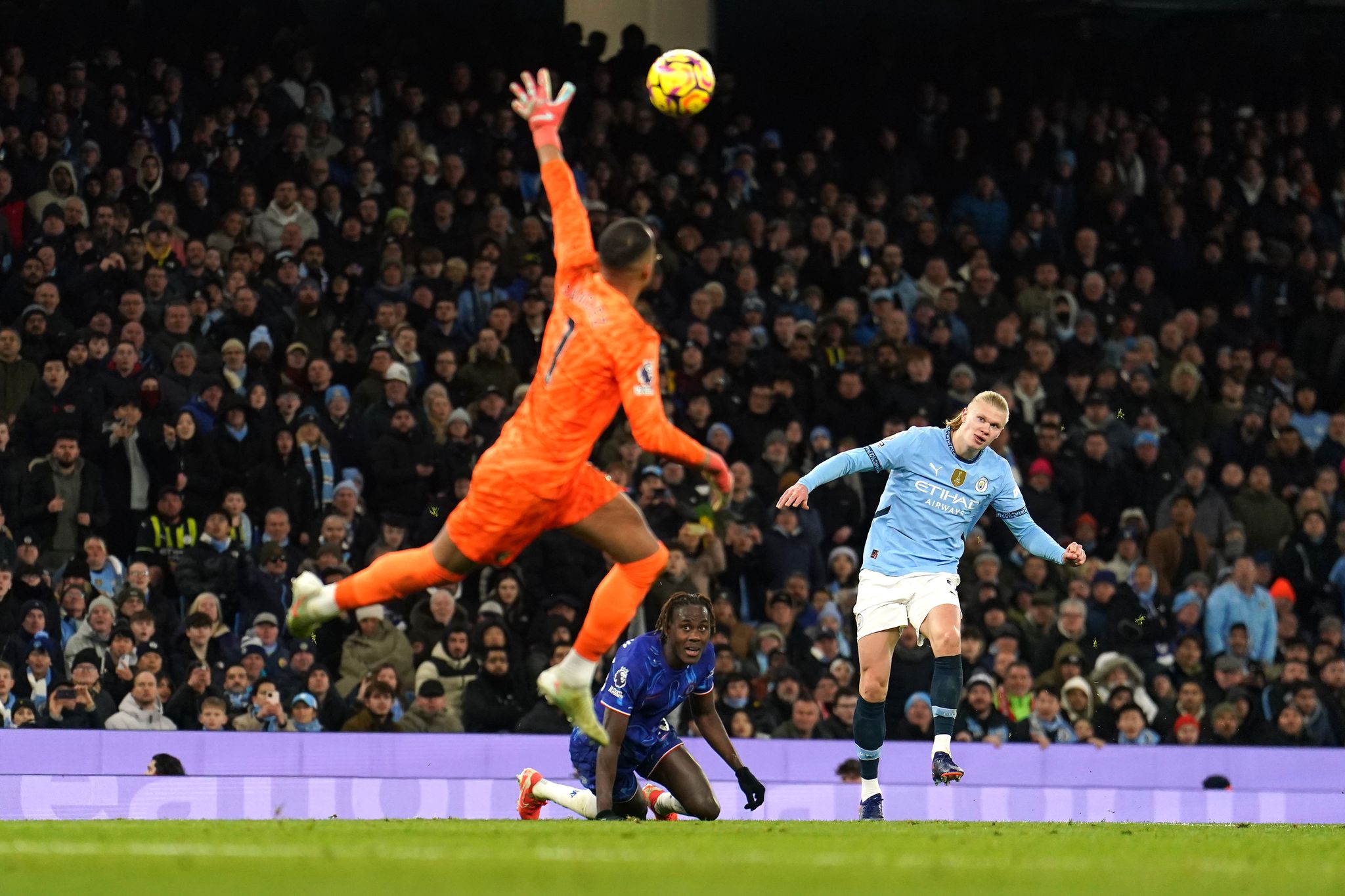 Man City siegt bei Marmoush-Debüt – Liverpool auf Titelkurs