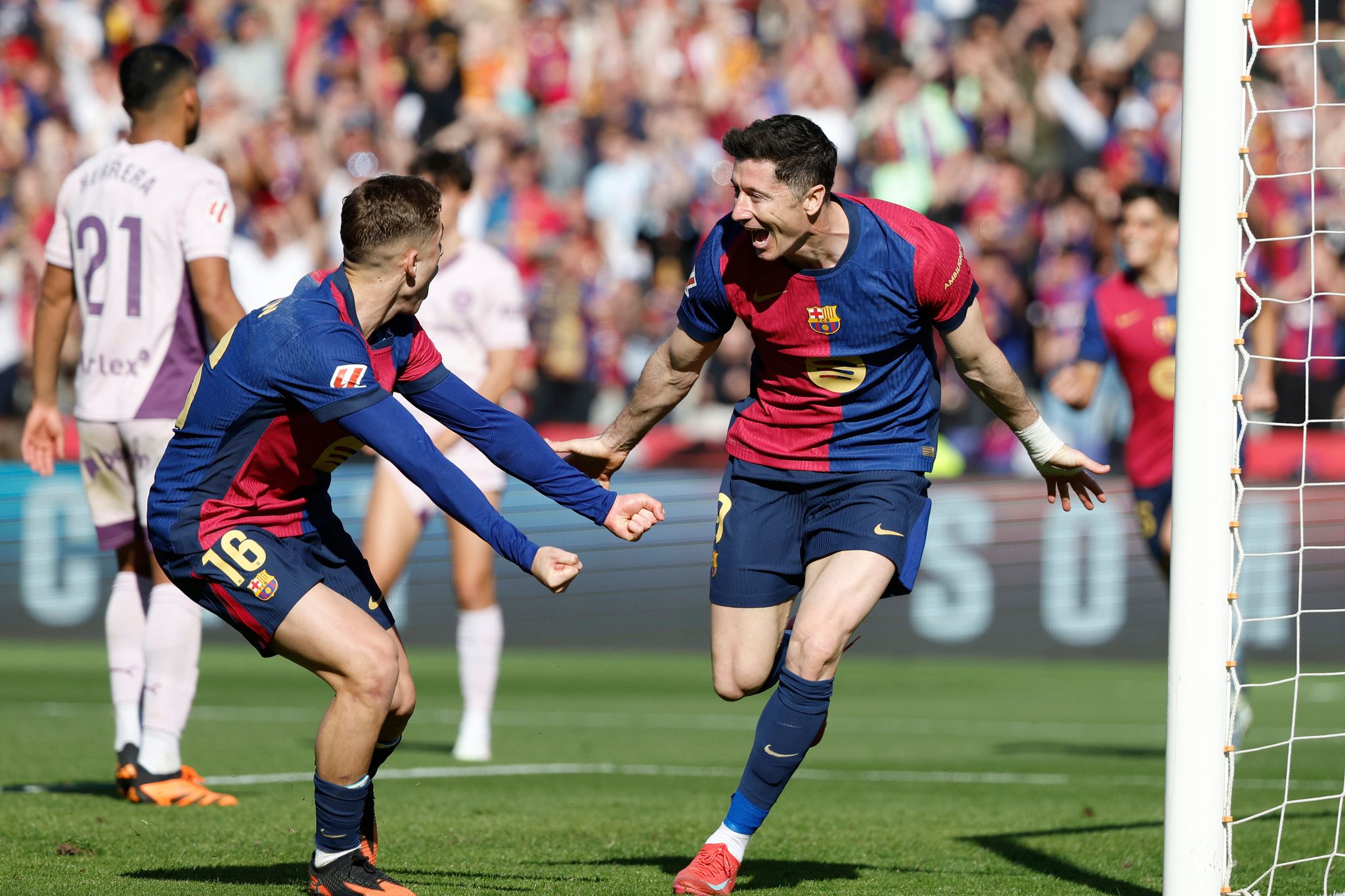 Barcelona kontert nach Real-Sieg: Lewandowski trifft doppelt