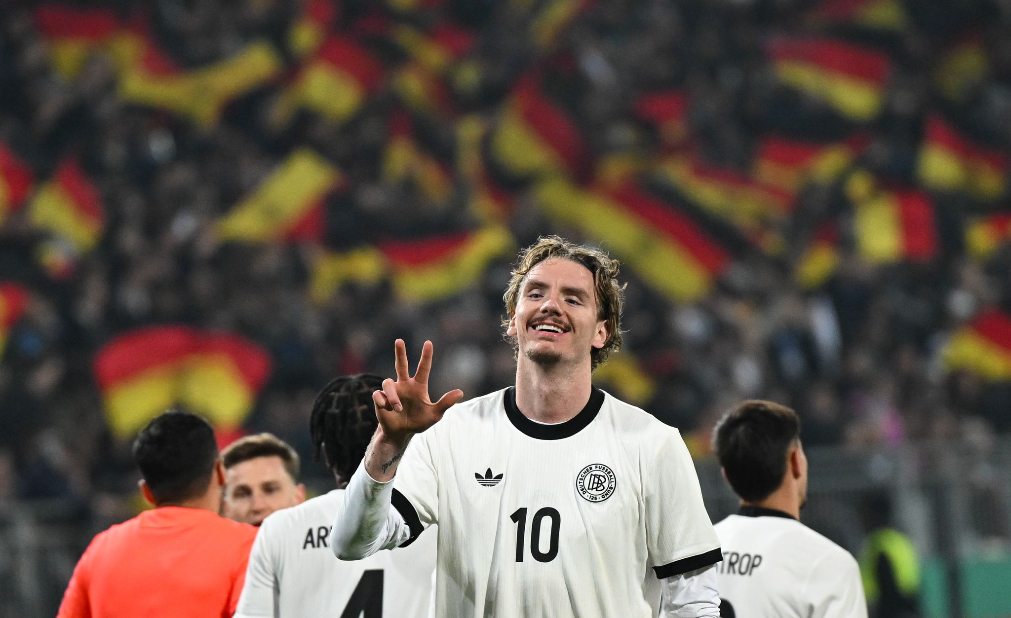 Von Kane gelernt: Dreierpacker Woltemade mit U21-Souvenir