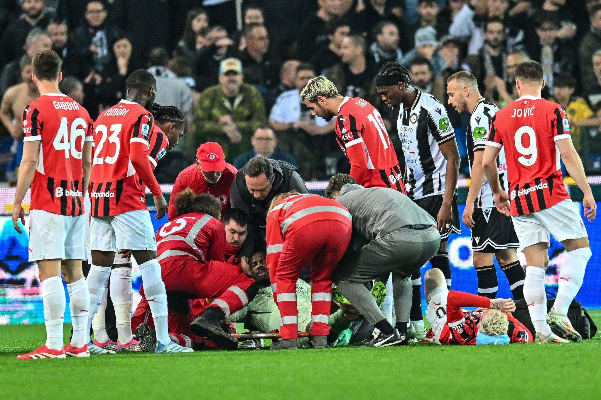 Brutaler Zusammenprall: Frankreich-Keeper Maignan verletzt