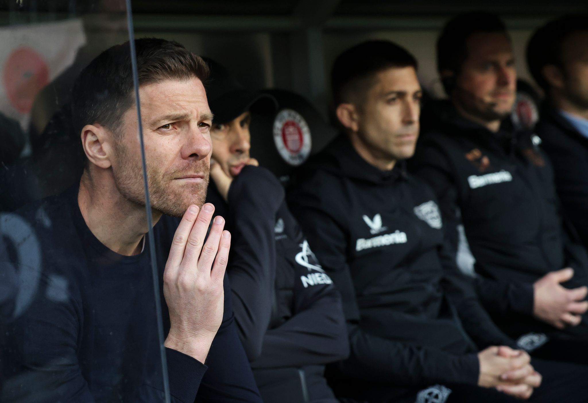 Alonso weicht Zukunftsfrage bei Leverkusen weiter aus