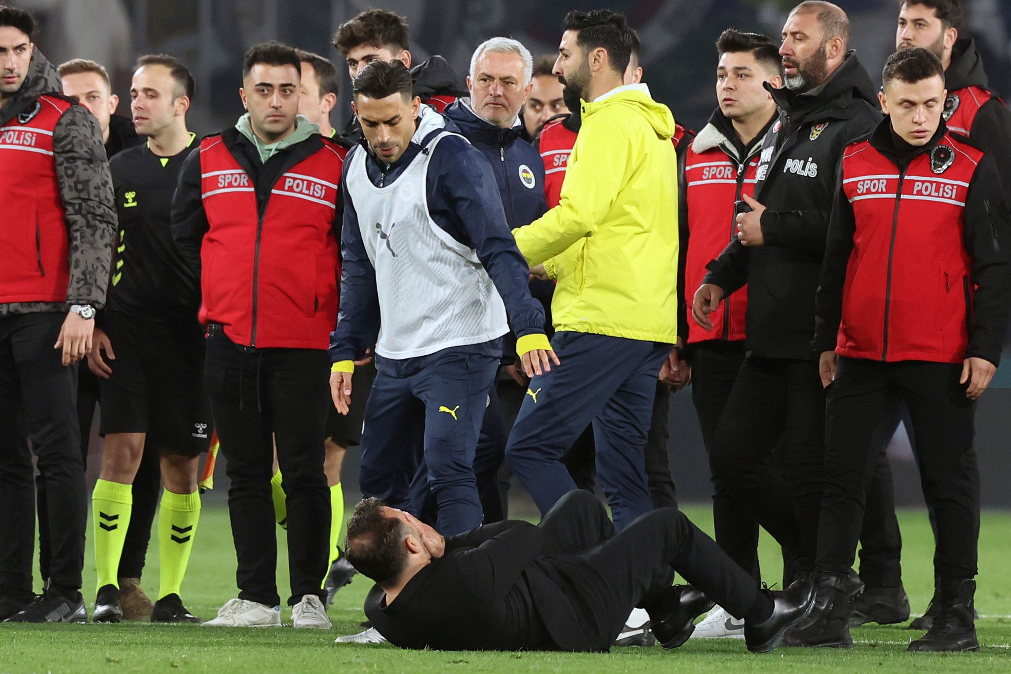 Nach Mourinho-Eklat: Sperre für den Startrainer