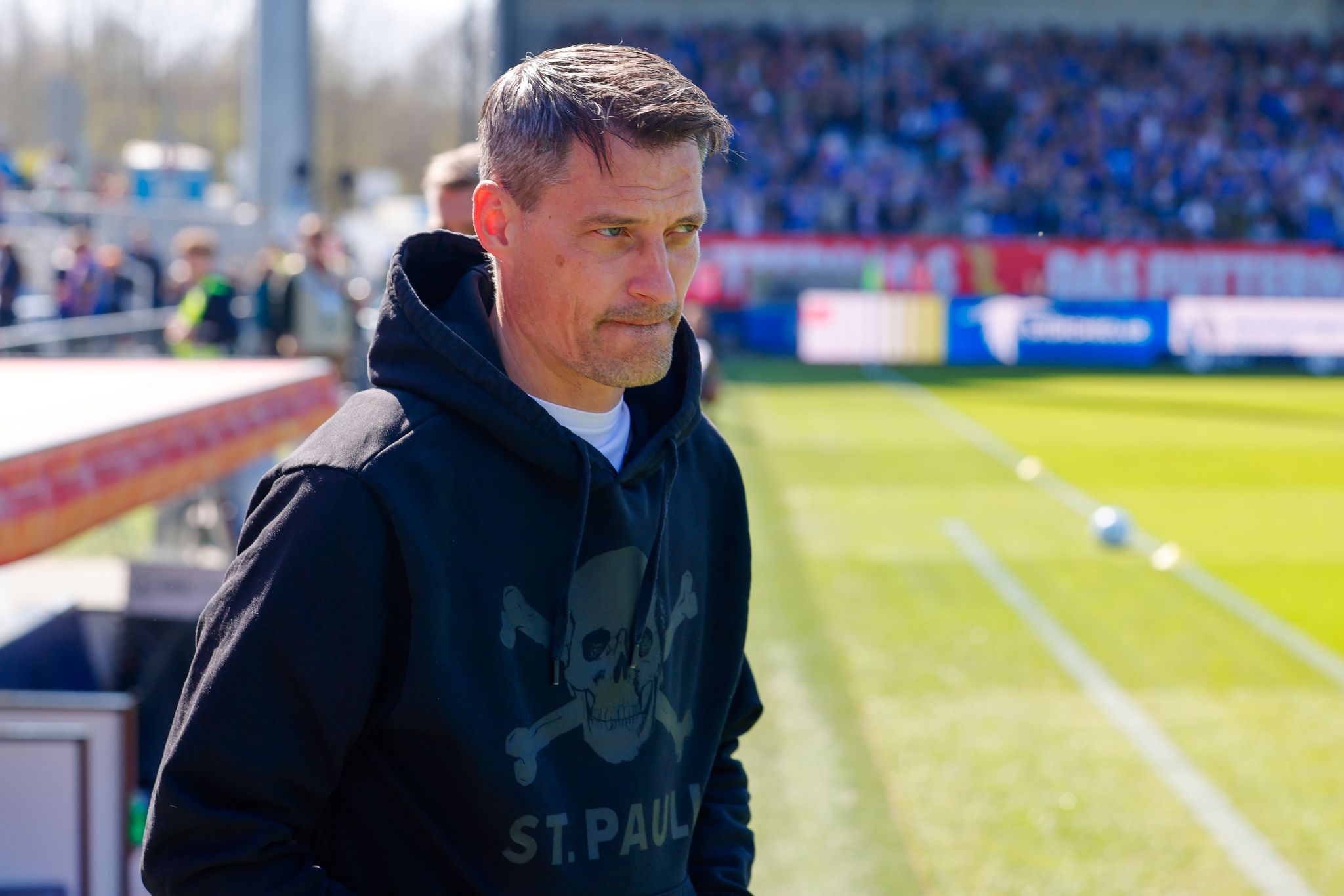 Berichte: St. Paulis Trainer Blessin Kandidat in Wolfsburg