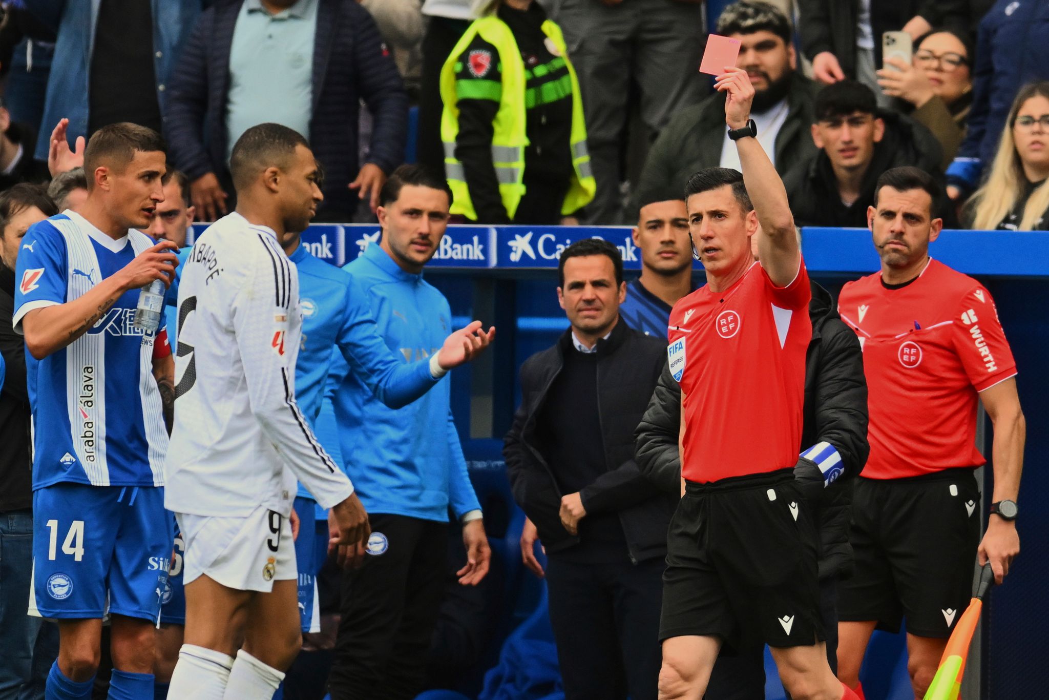 Brutaler Mbappé-Tritt: Real siegt in Unterzahl