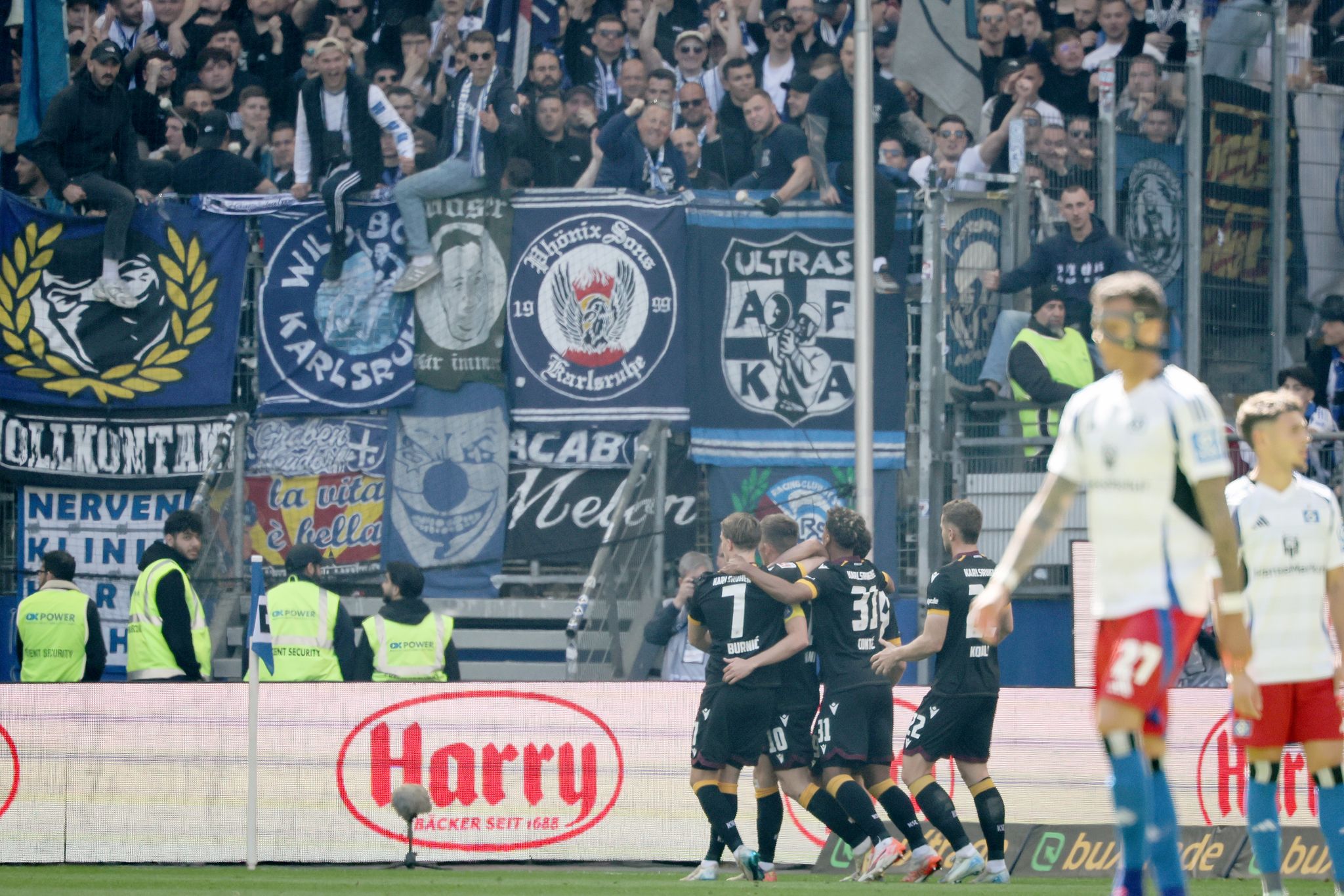 HSV stolpert erneut: 1:2 gegen den Karlsruher SC