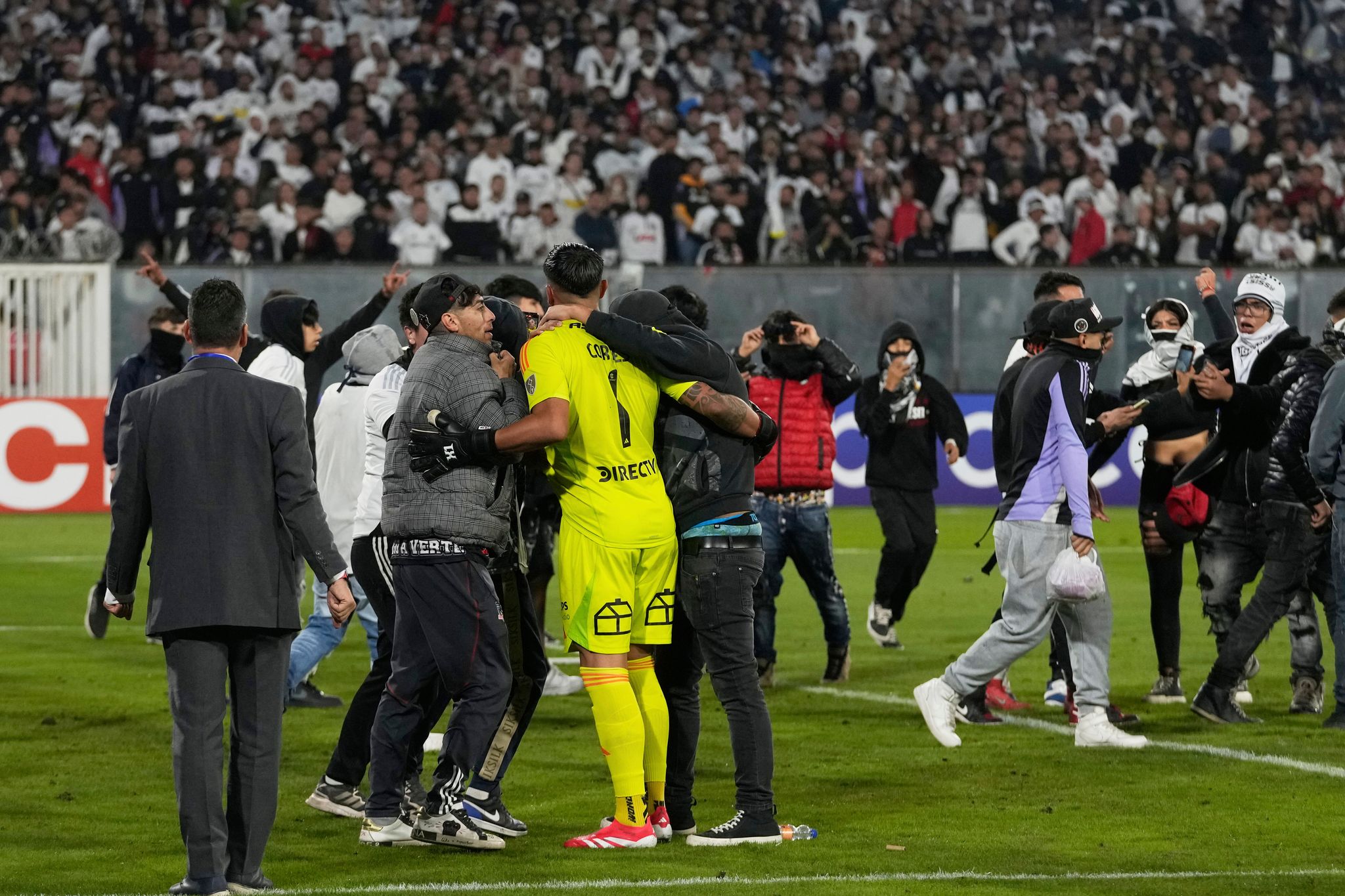 Zwei tote Fußball-Fans vor abgebrochenem Spiel in Chile
