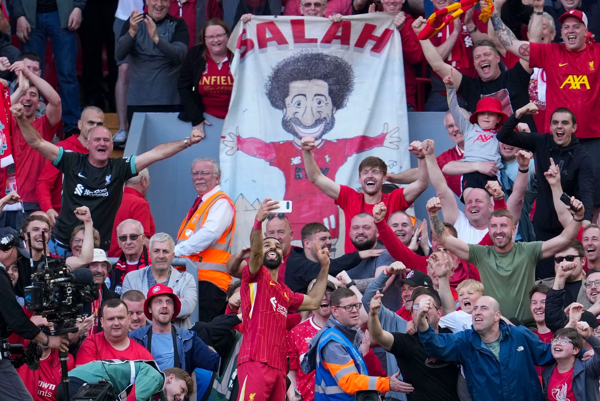 Liverpool nach 5:1 gegen Spurs englischer Fußballmeister