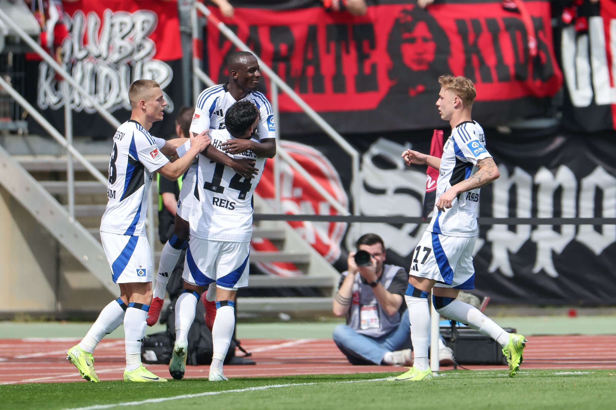 Bärenstarker Dompé führt HSV zum Überzahl-Sieg in Nürnberg