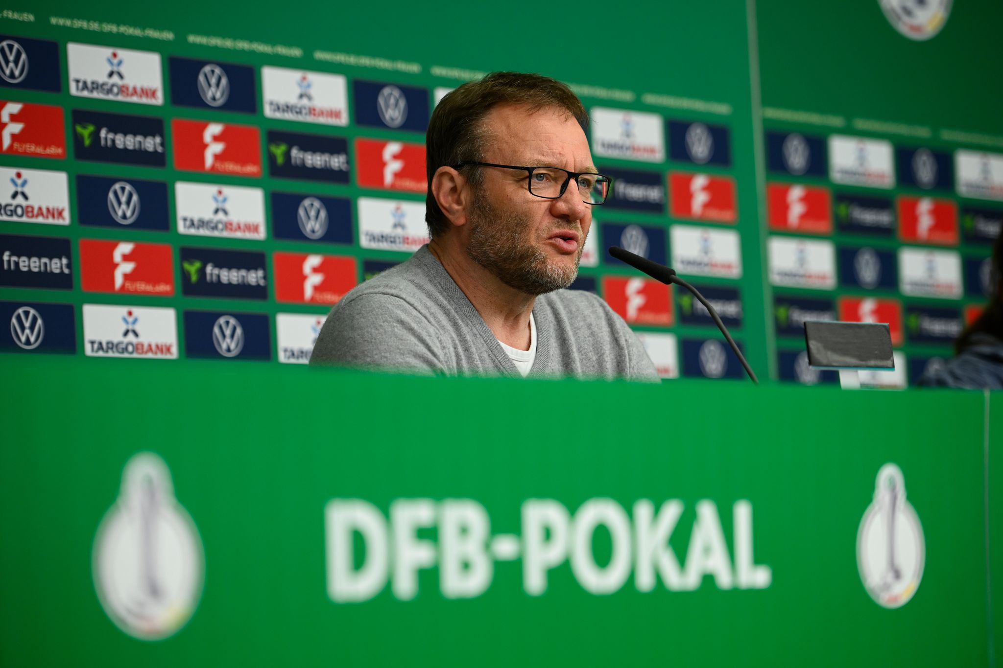 Werder-Trainer vor Pokalfinale: Frauenfußball viel geerdeter
