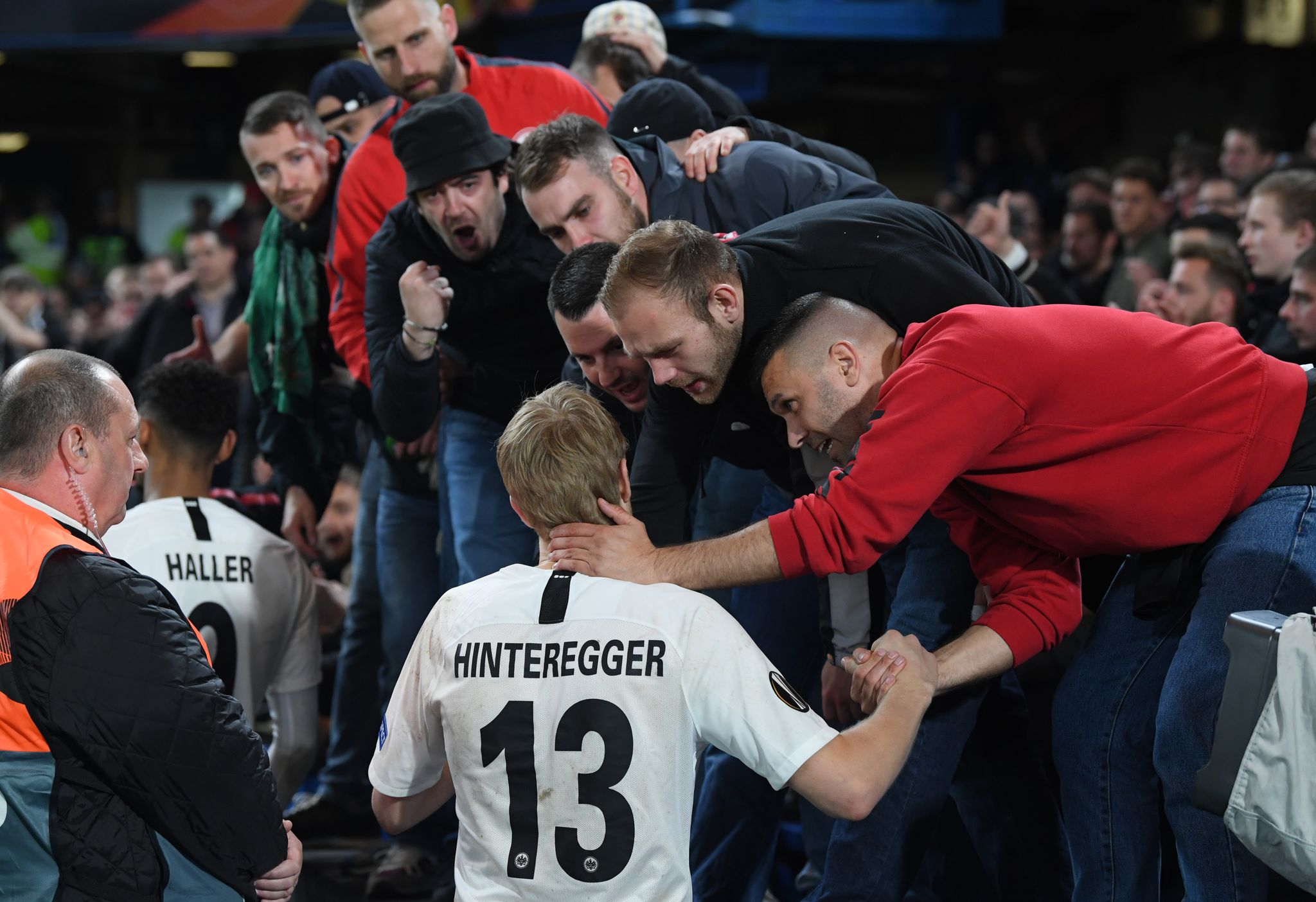 Die Eintracht und London: Als Hinteregger Trost brauchte