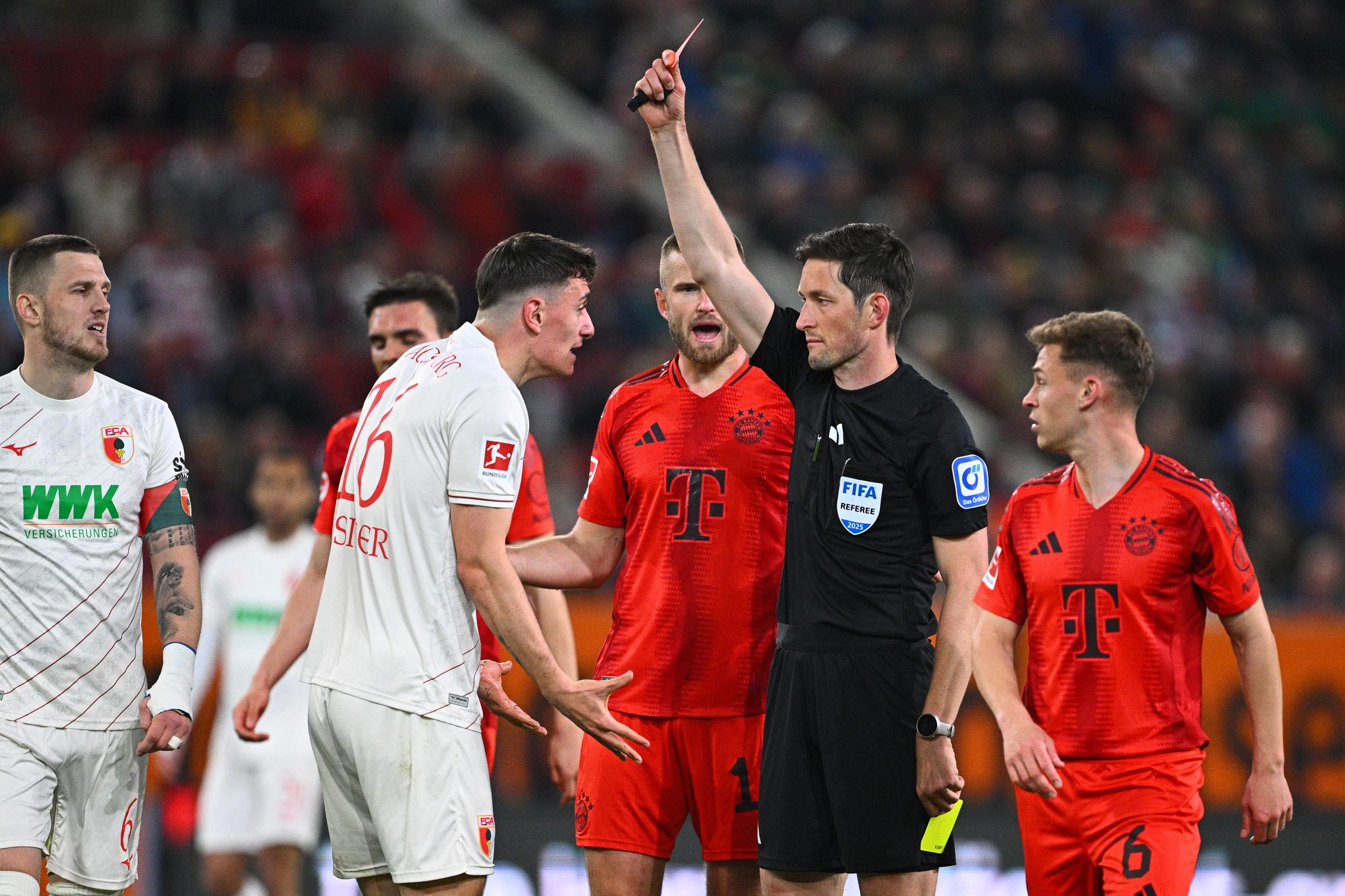 Nächster Augsburger Schiedsrichter-Ärger: VAR abschaffen