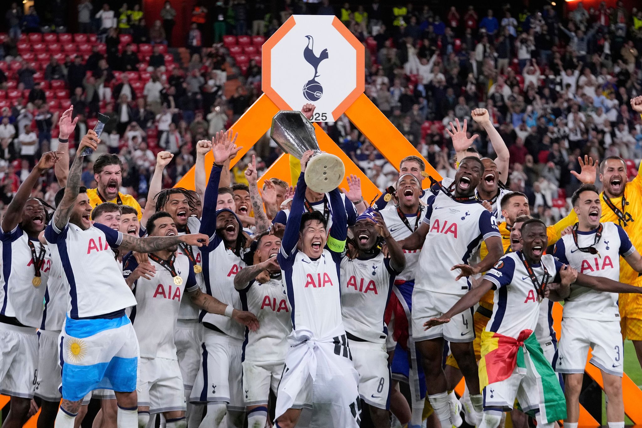 Nicht genug Medaillen für die Spurs – UEFA liefert nach