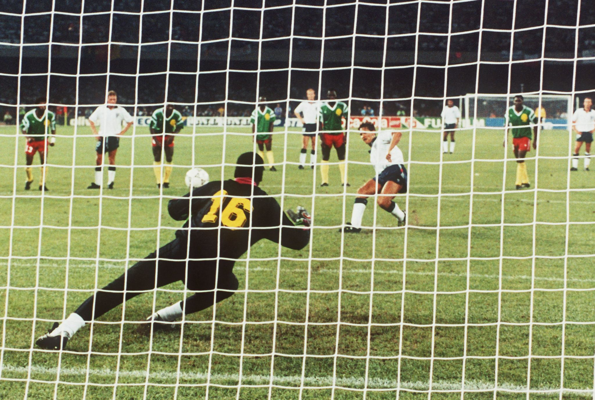 Kameruns WM-Legende Emmanuel Kundé überraschend gestorben