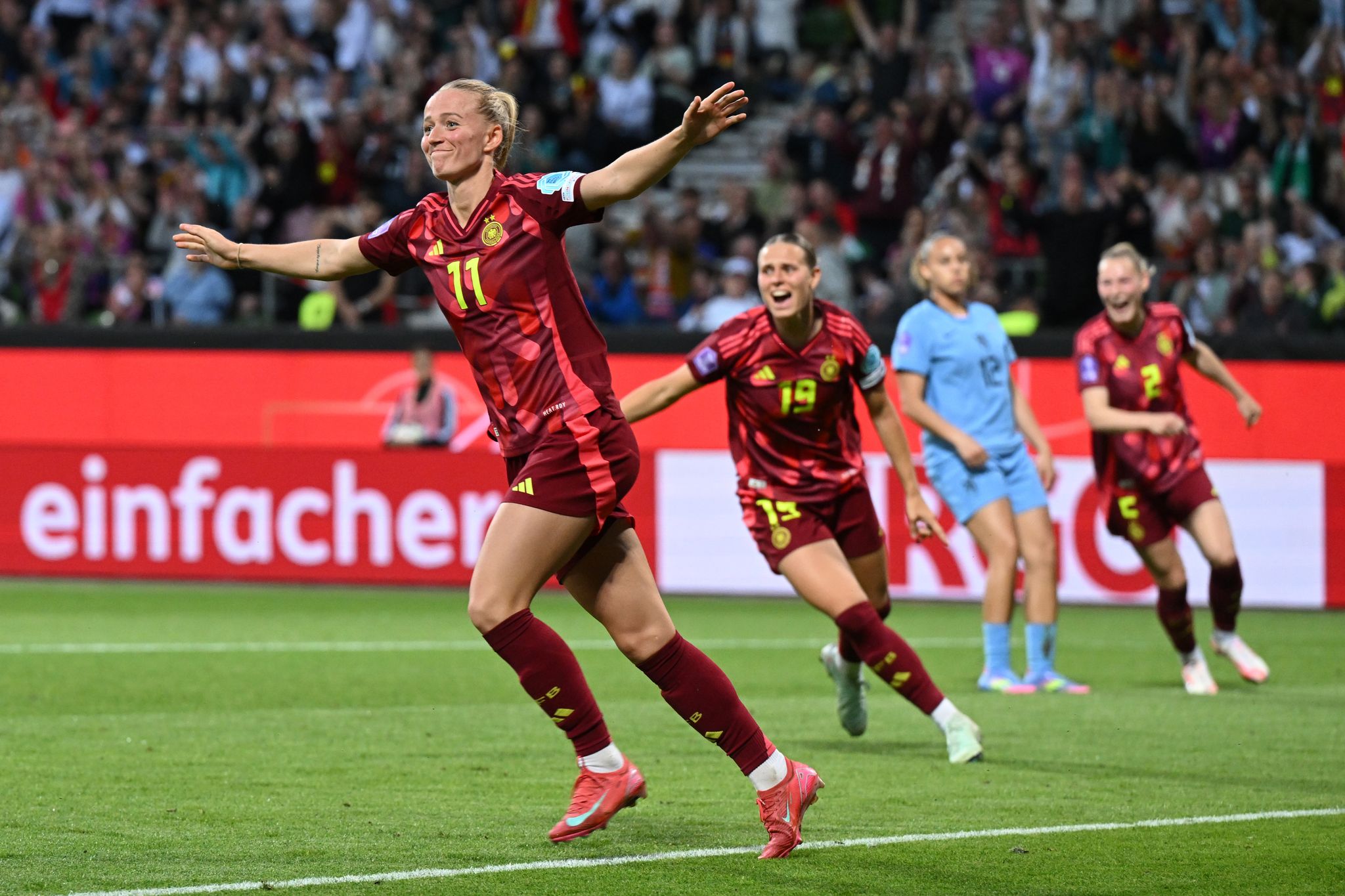 Deutsche Fußballerinnen in Torlaune und EM-Form