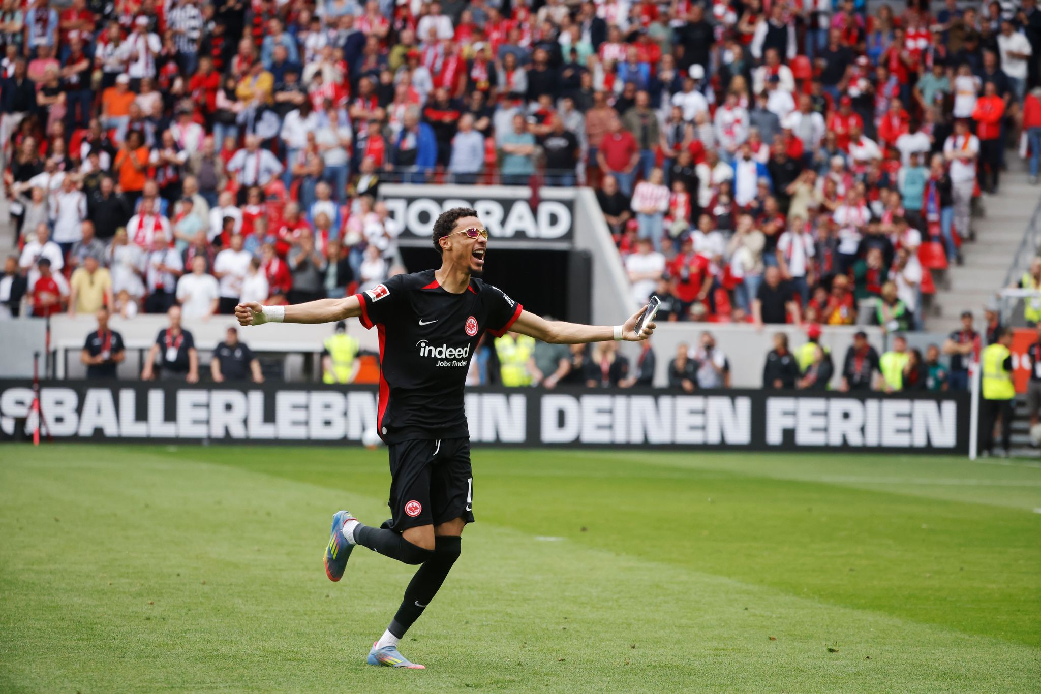 Eintracht-Boss deutet Abgang von Ekitiké im Sommer an