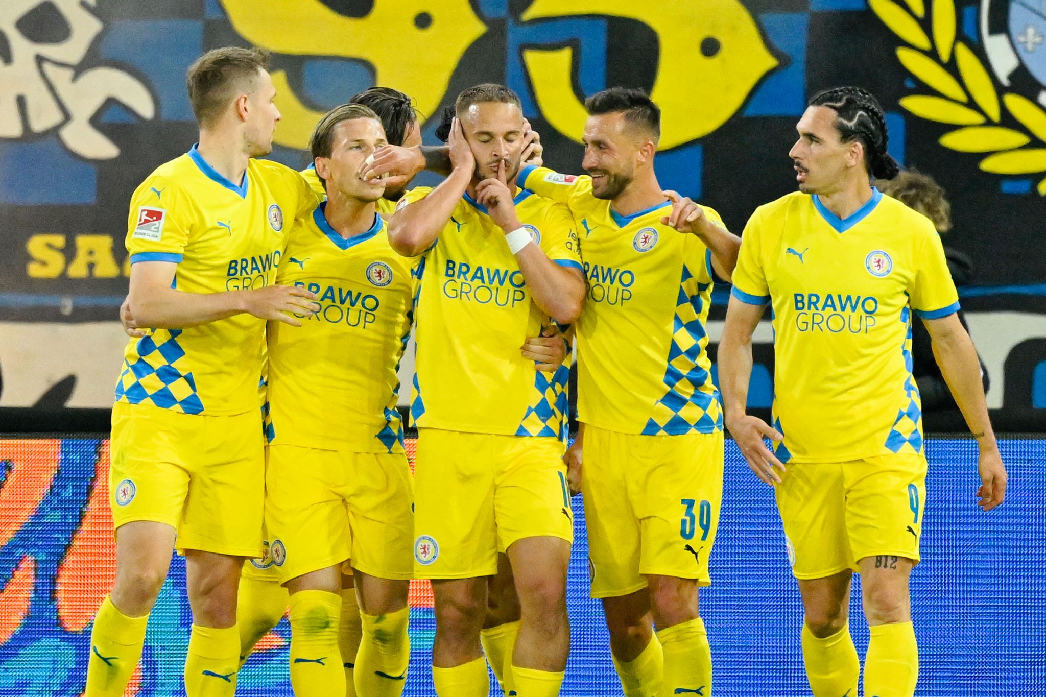 Sieg in Saarbrücken: Braunschweig vor Zweitliga-Verbleib