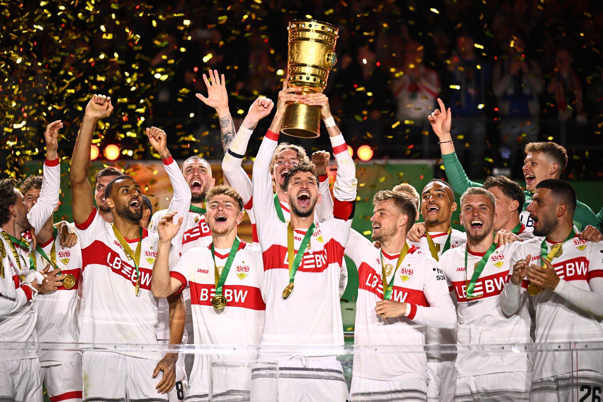 Lange Party-Nacht: VfB mit Cup-Triumph gegen Arminia-Helden