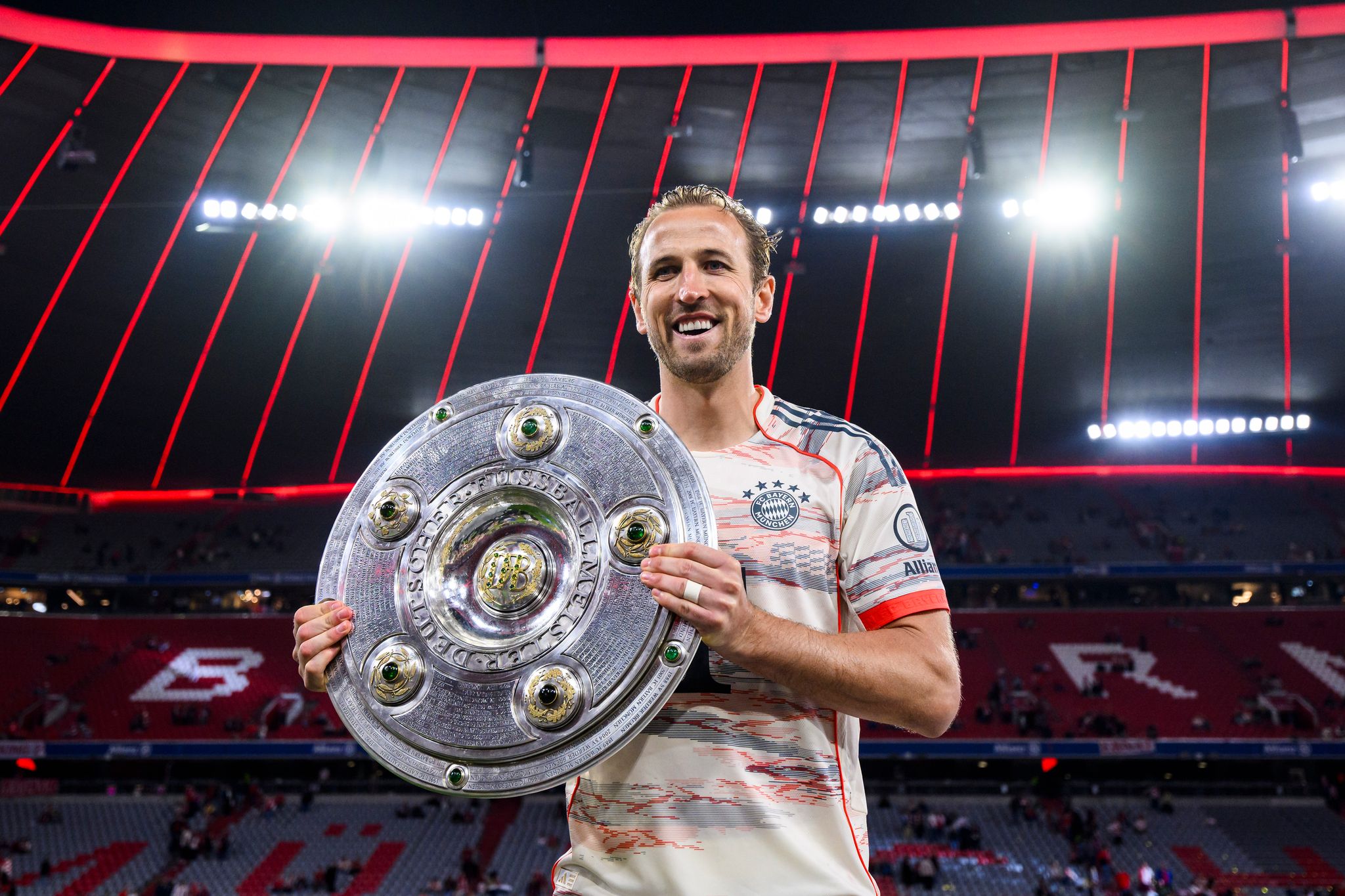 Tore, Tore, Tore: Bayerns Kane winkt noch ein Titel
