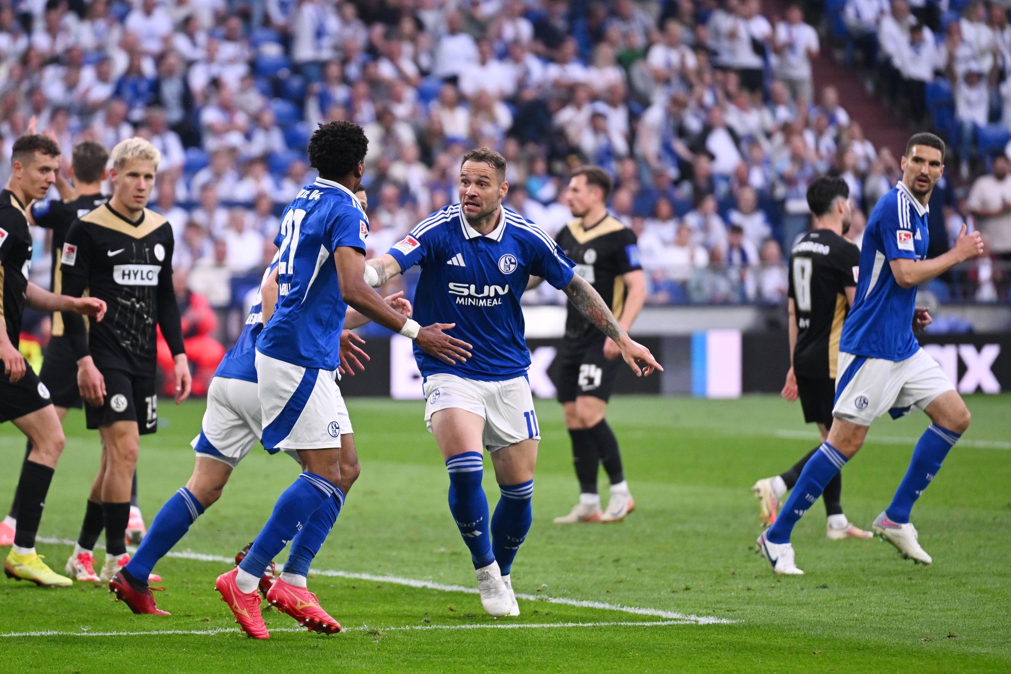 S04-Fans überschütten Team mit Häme – Jubel nur für Lasogga