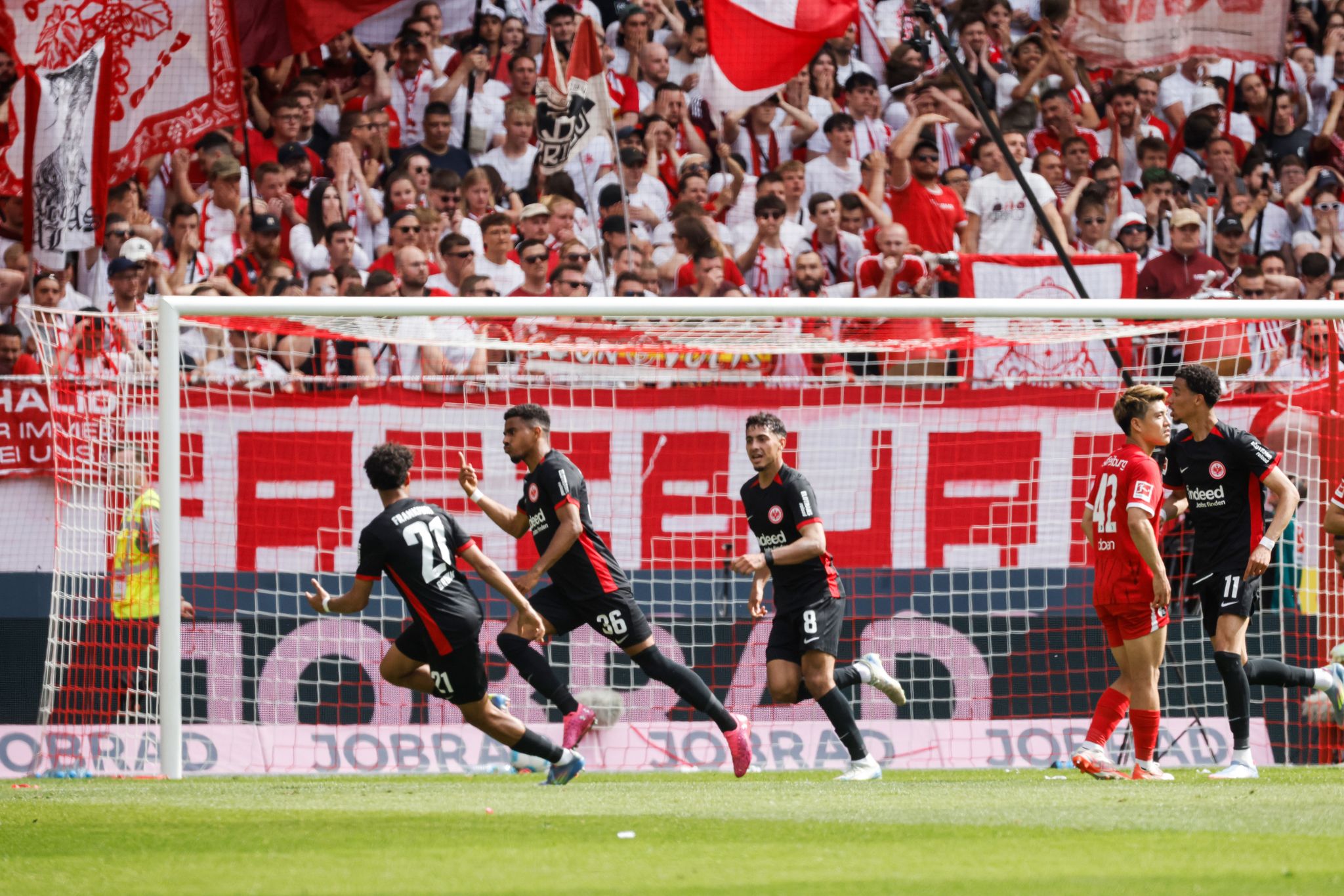 BVB und Eintracht feiern – Heidenheim in die Relegation