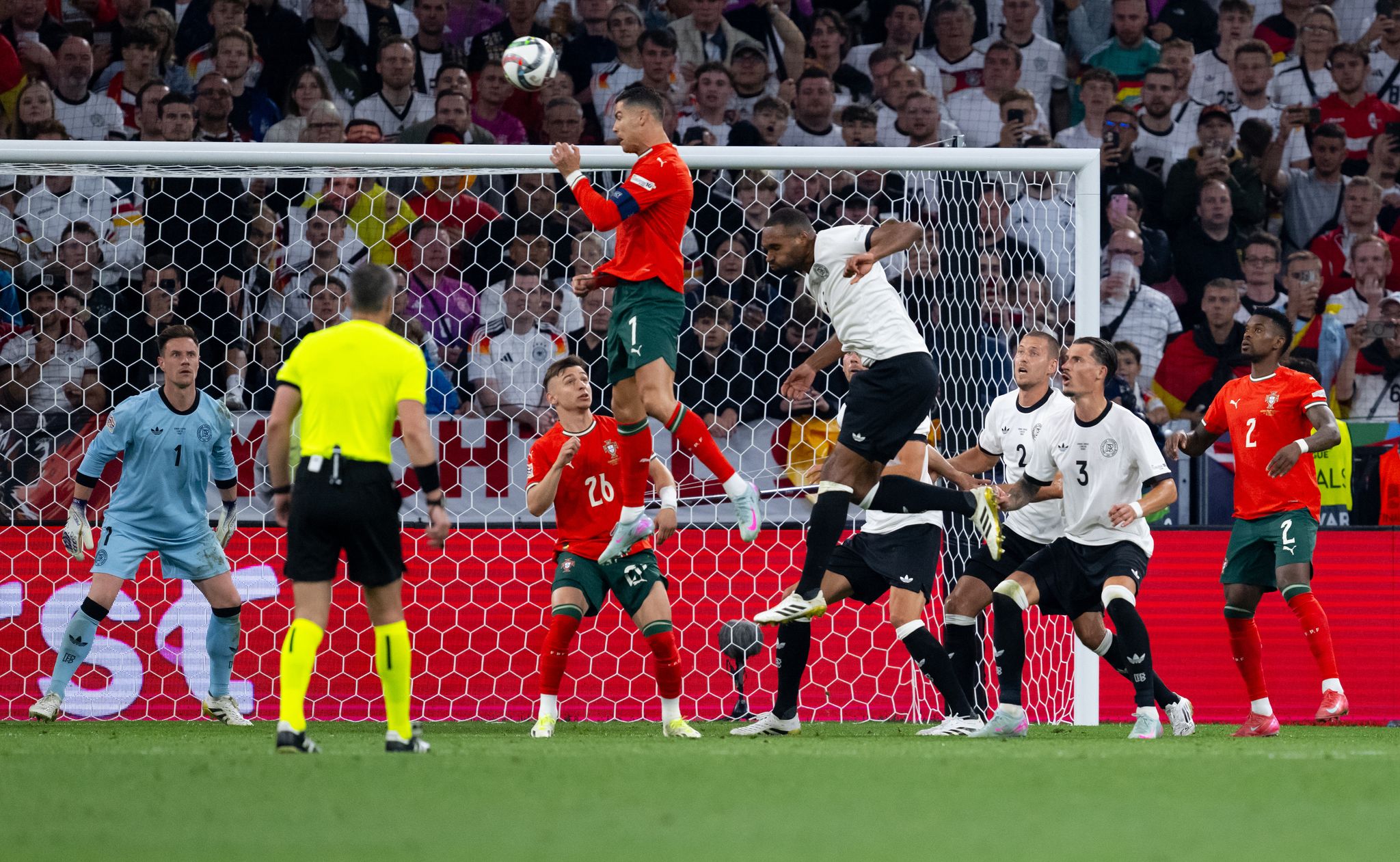 Ronaldo feiert Rekord bei Premiere – Conceição wie der Papa